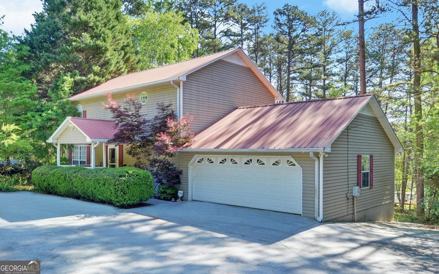 3 bedroom, 2 bathroom, 1,872 sq ft single family residence for sale at 529 Chase Landing Road, Martin, GA 30557