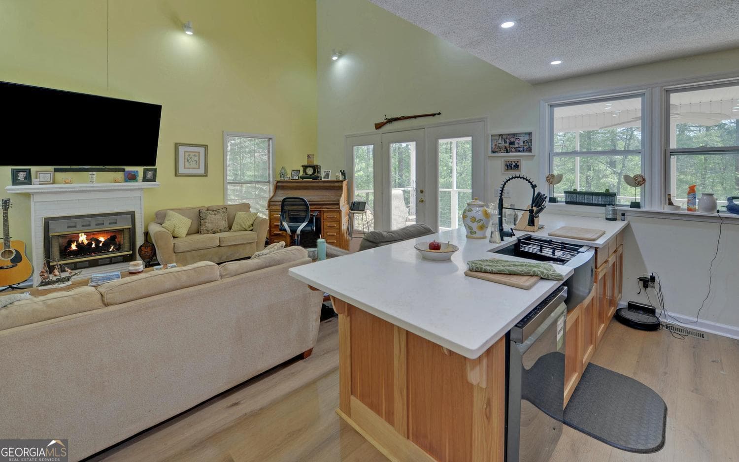 3 bedroom, 2 bathroom, 1,872 sq ft single family residence for sale at 529 Chase Landing Road, Martin, GA 30557 — photo 4