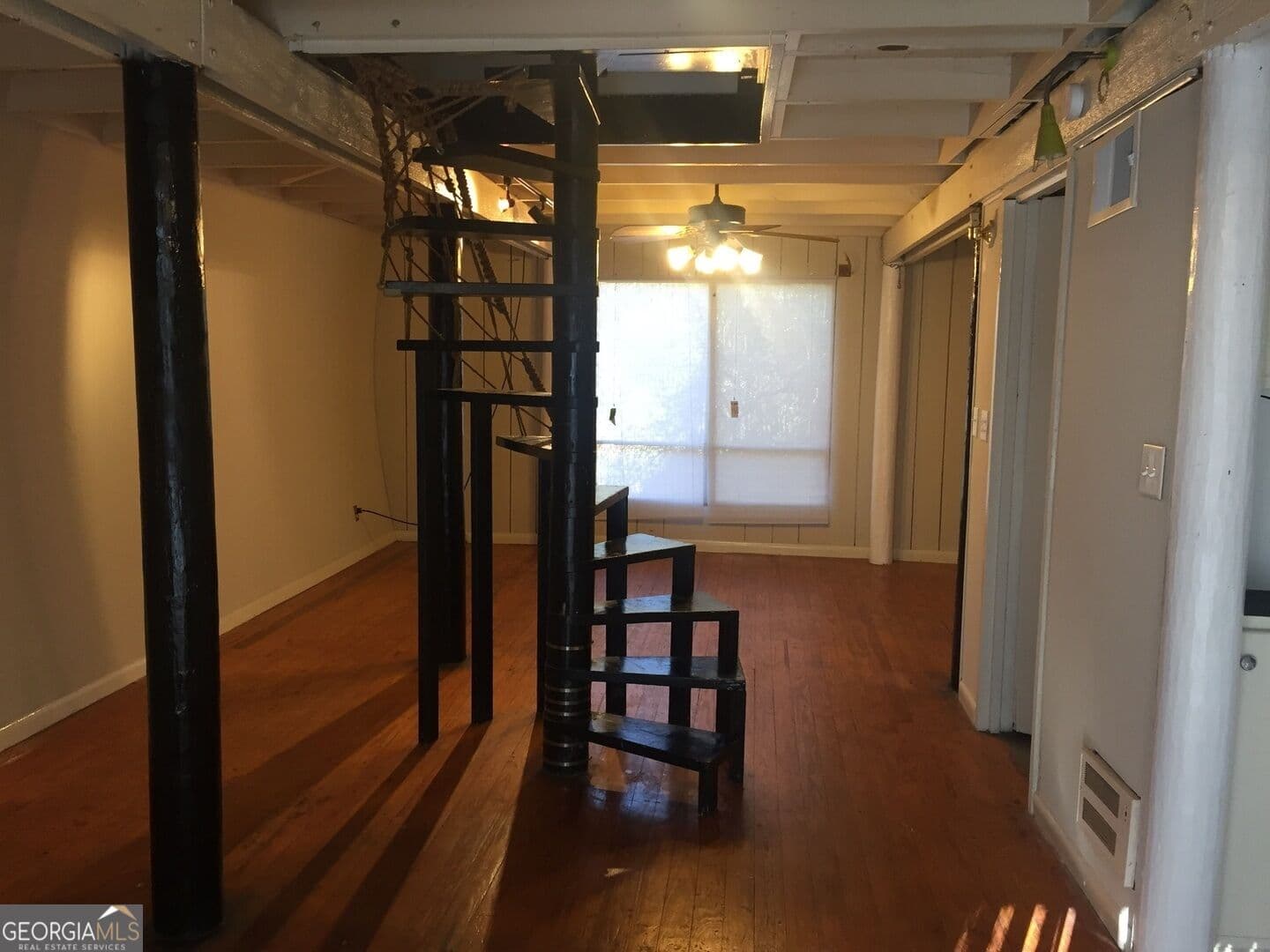 2 bedroom, 1.5 bathroom, 722 sq ft duplex for rent at 1453 Barnett Shoals A, Athens, GA 30605 for $1,125 a month — photo 9
