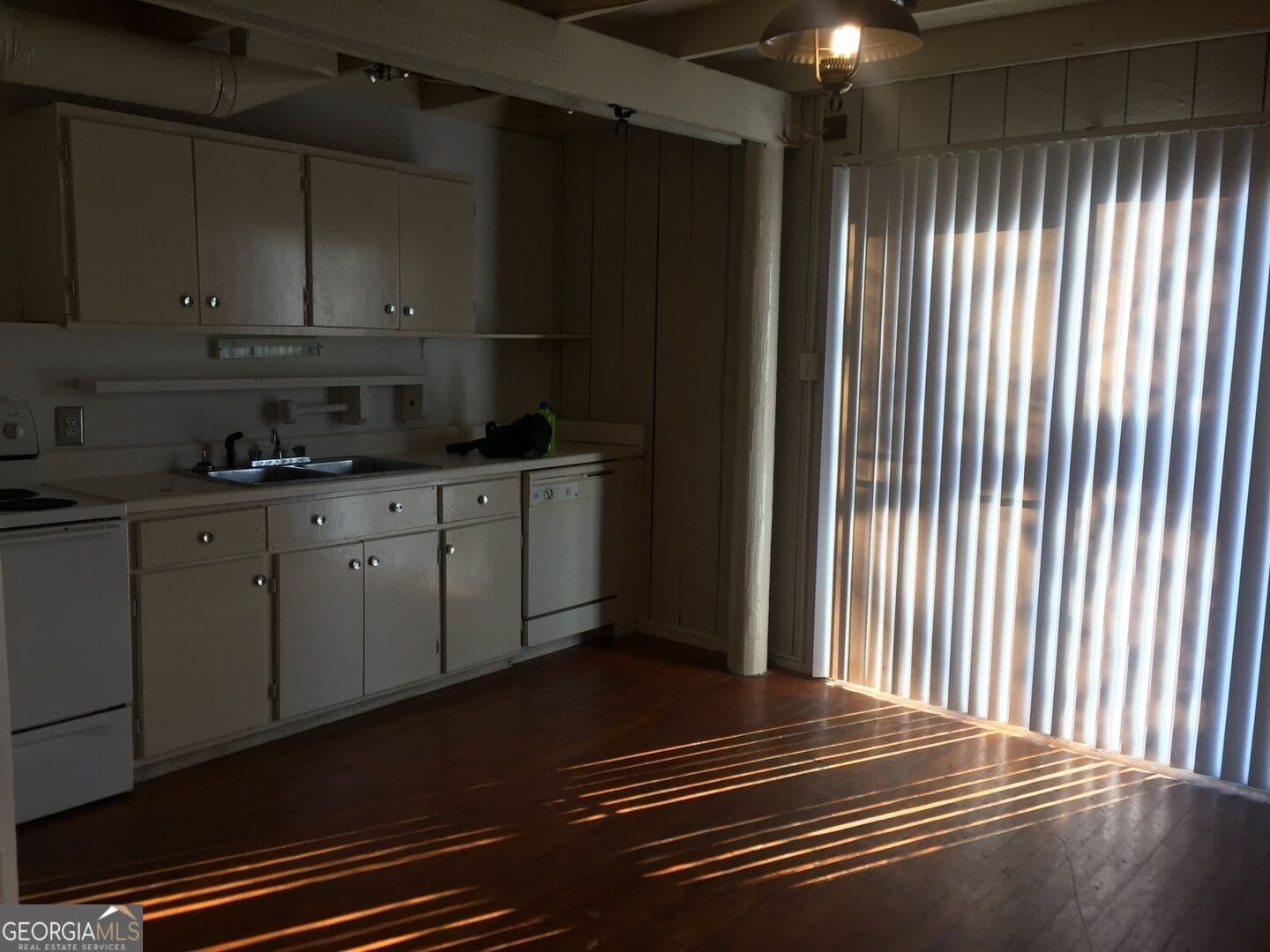 2 bedroom, 1.5 bathroom, 722 sq ft duplex for rent at 1453 Barnett Shoals A, Athens, GA 30605 for $1,125 a month — photo 10