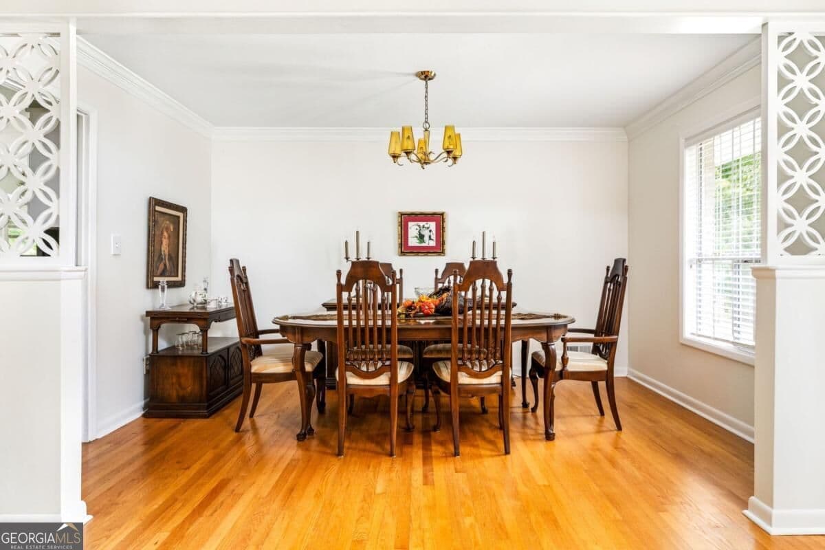 3 bedroom, 2 bathroom, 1,880 sq ft single family residence for sale at 2338 Kings Point Drive, Dunwoody, GA 30338 — photo 6