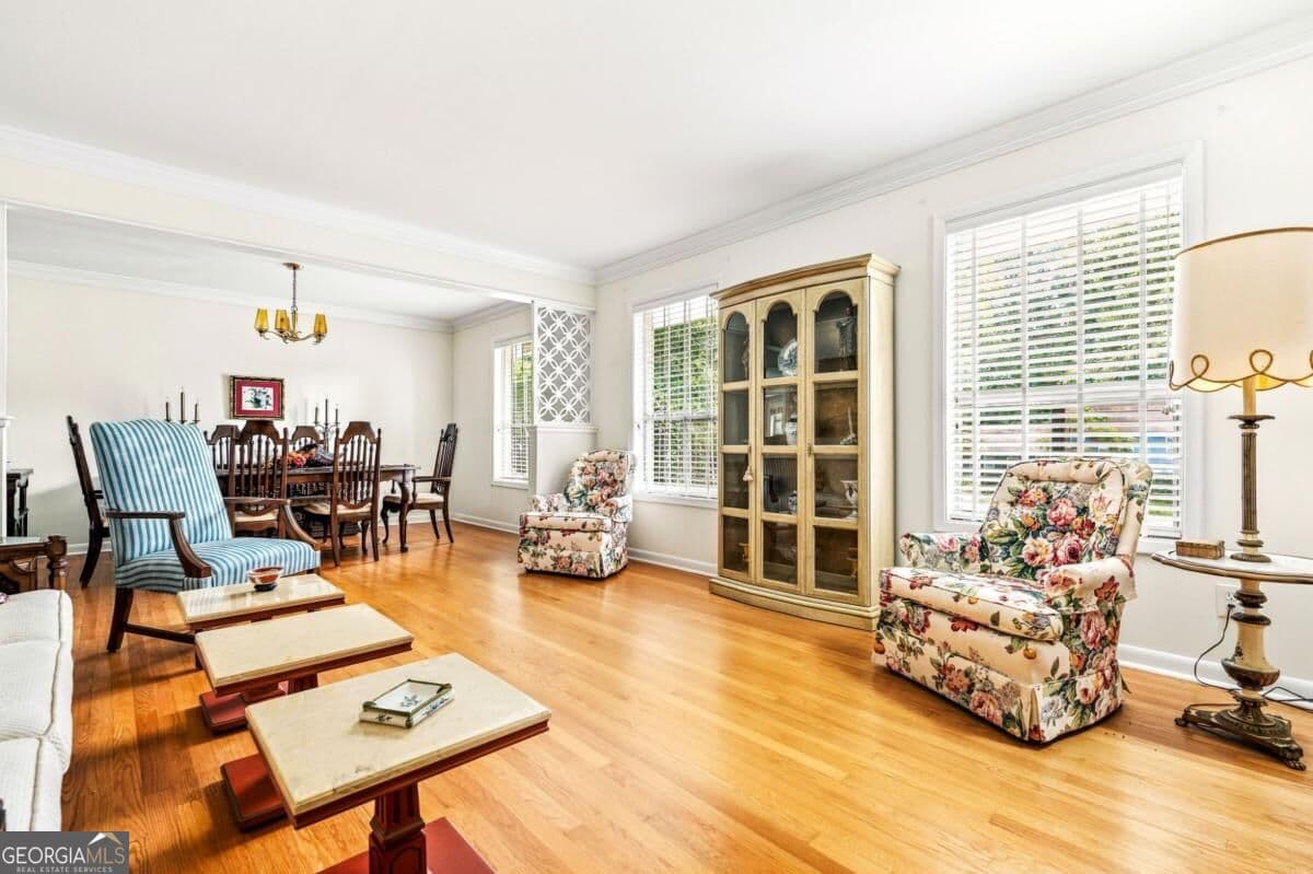3 bedroom, 2 bathroom, 1,880 sq ft single family residence for sale at 2338 Kings Point Drive, Dunwoody, GA 30338 — photo 5