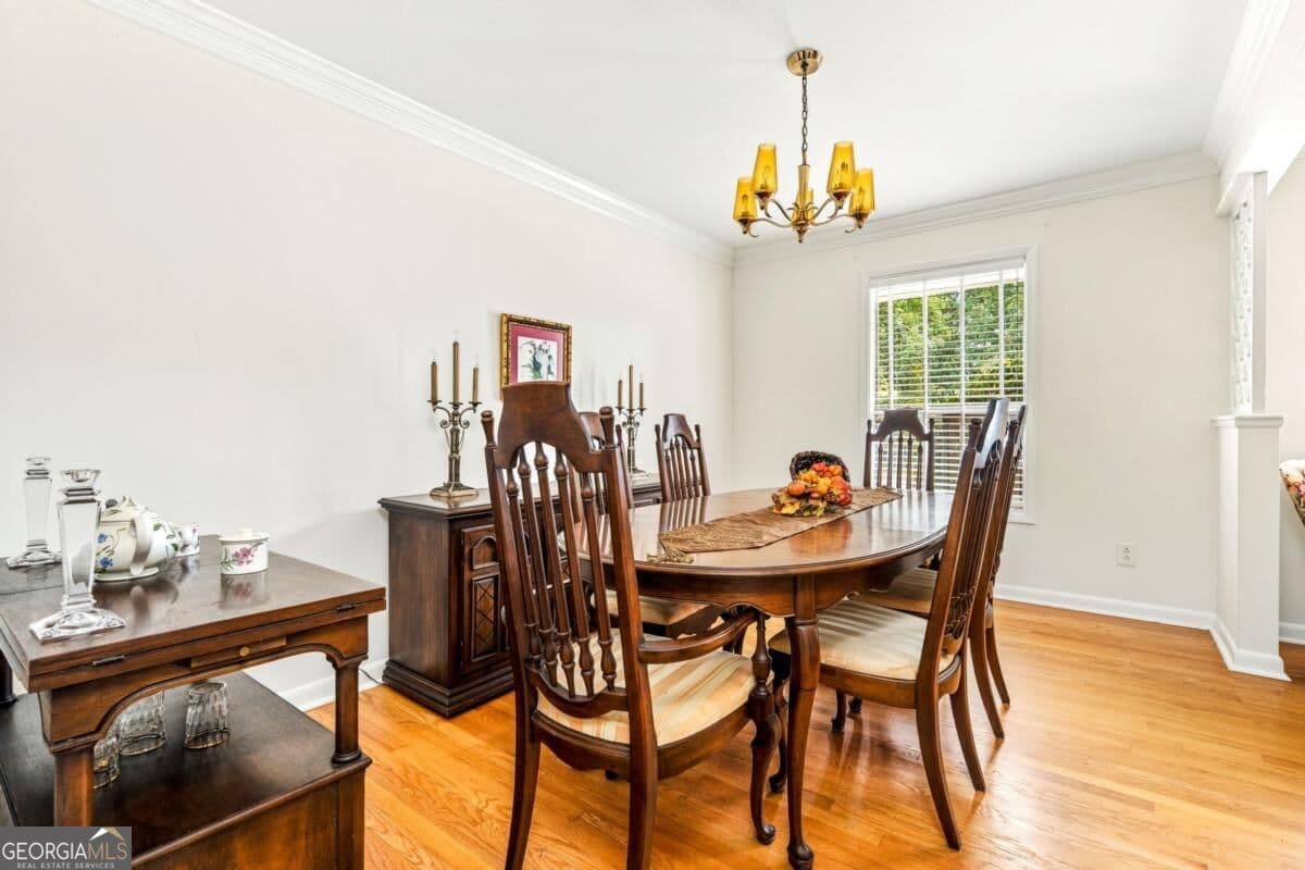 3 bedroom, 2 bathroom, 1,880 sq ft single family residence for sale at 2338 Kings Point Drive, Dunwoody, GA 30338 — photo 8