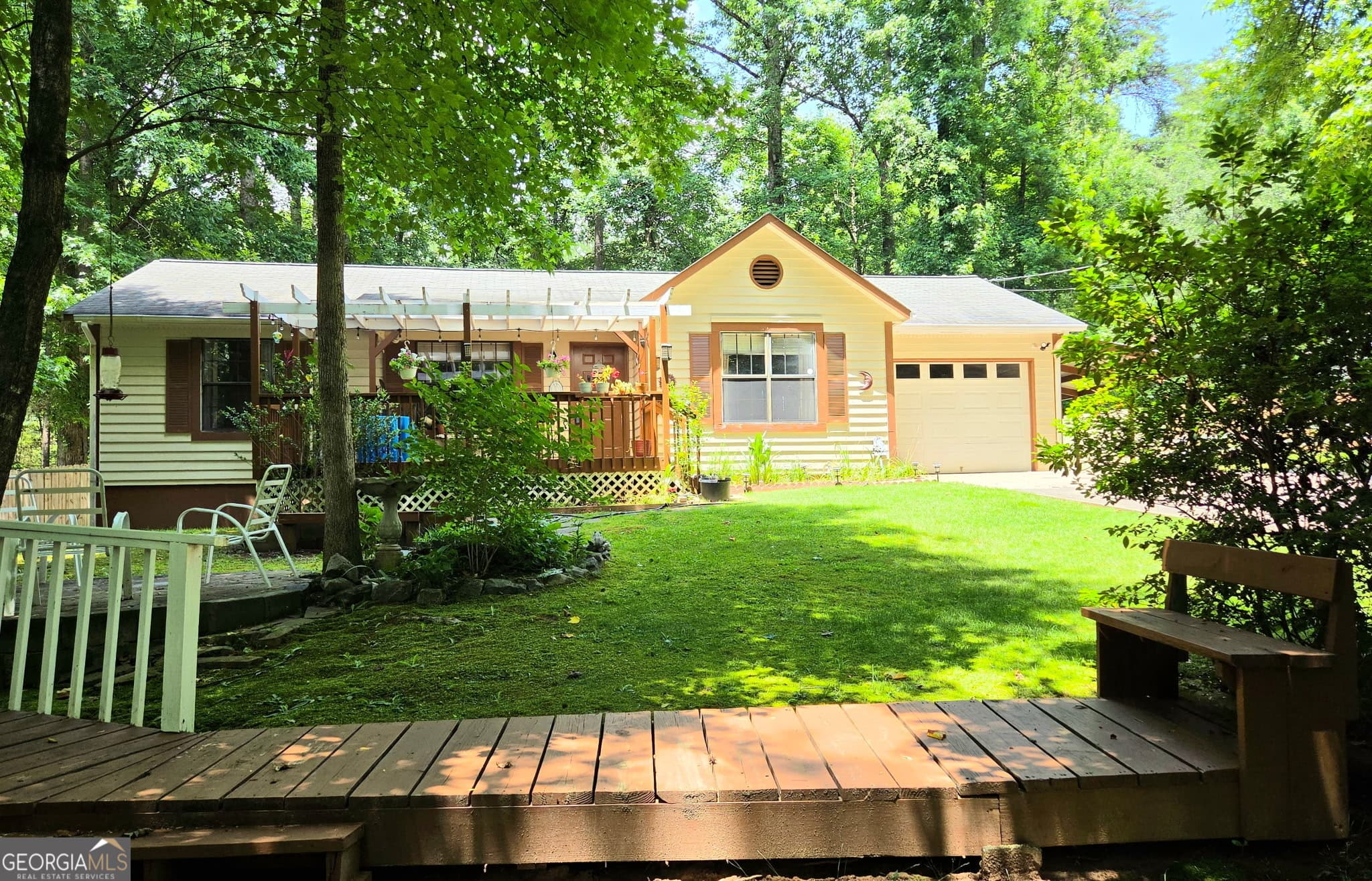 3 bedroom, 2 bathroom, 1,190 sq ft single family residence sold at 3355 Chattahoochee Road, Cumming, GA 30041