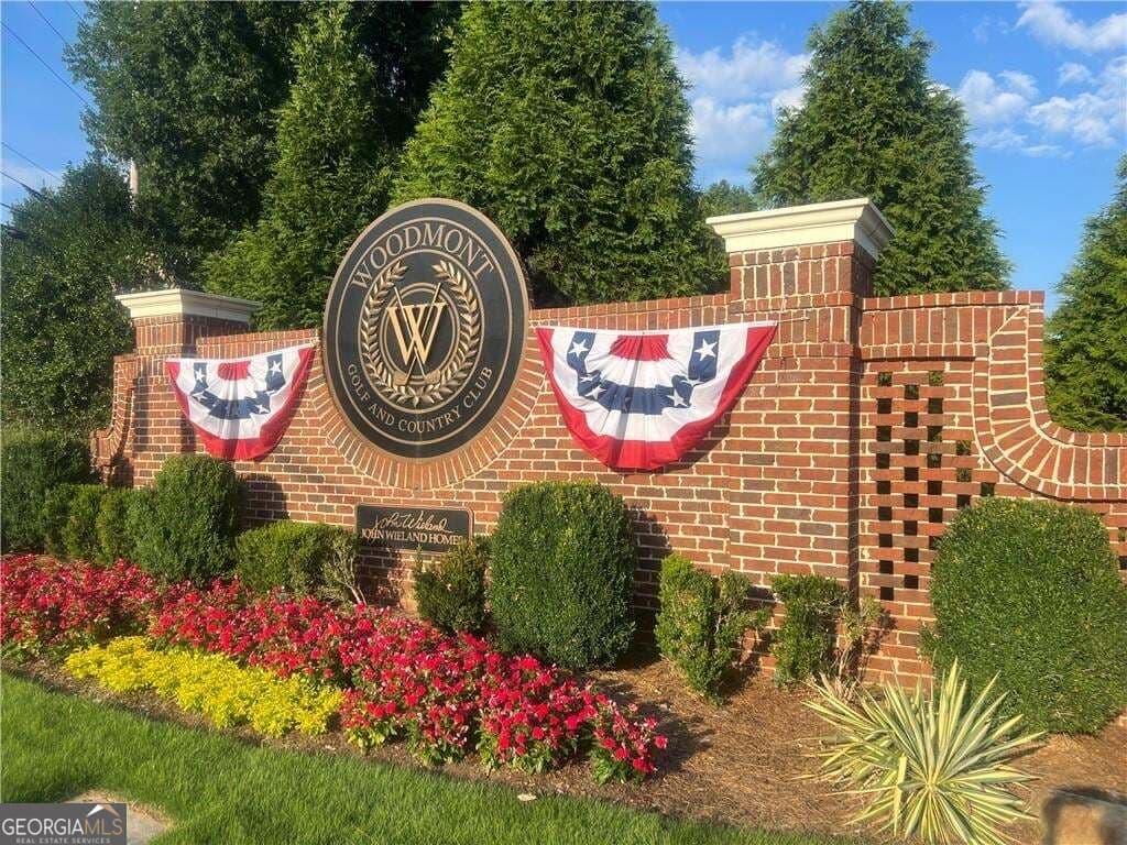 5 bedroom, 5 bathroom, 4,277 sq ft single family residence for sale at 200 Wexford Court, Canton, GA 30115 — photo 3
