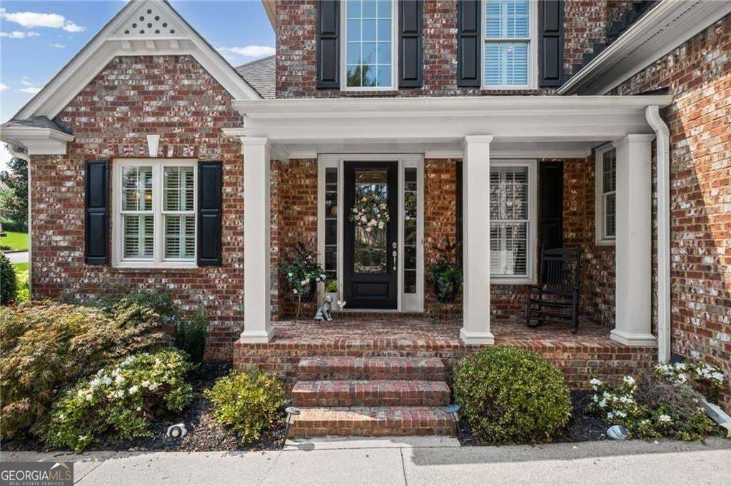 5 bedroom, 5 bathroom, 4,277 sq ft single family residence for sale at 200 Wexford Court, Canton, GA 30115 — photo 5