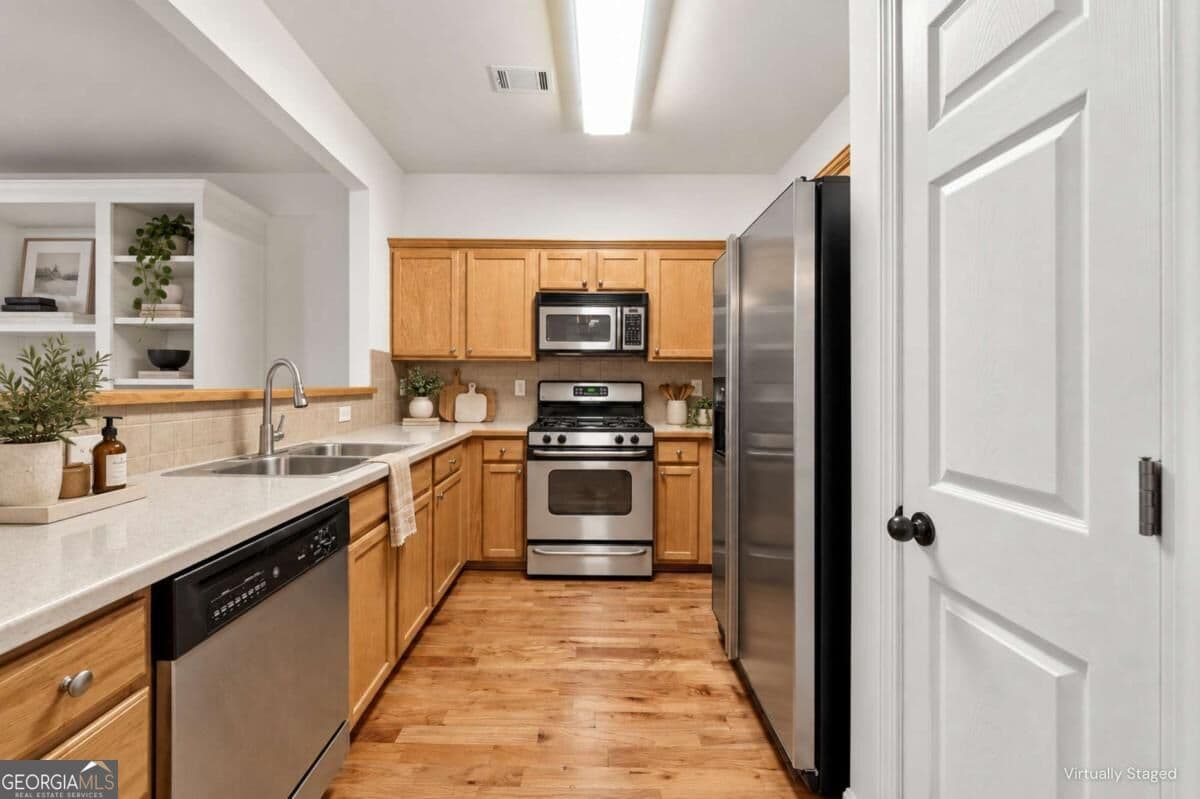 3 bedroom, 2.5 bathroom, 1,680 sq ft townhouse for rent at 1699 Southgate Mill Drive, Duluth, GA 30096 for $2,150 a month — photo 7