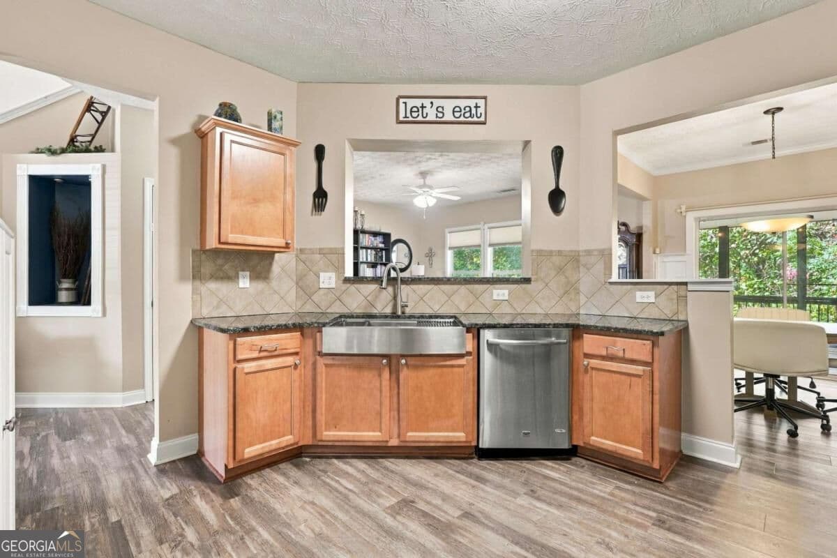 4 bedroom, 3.5 bathroom, 1,888 sq ft single family residence for sale at 236 Winterbury Drive, Canton, GA 30114 — photo 8