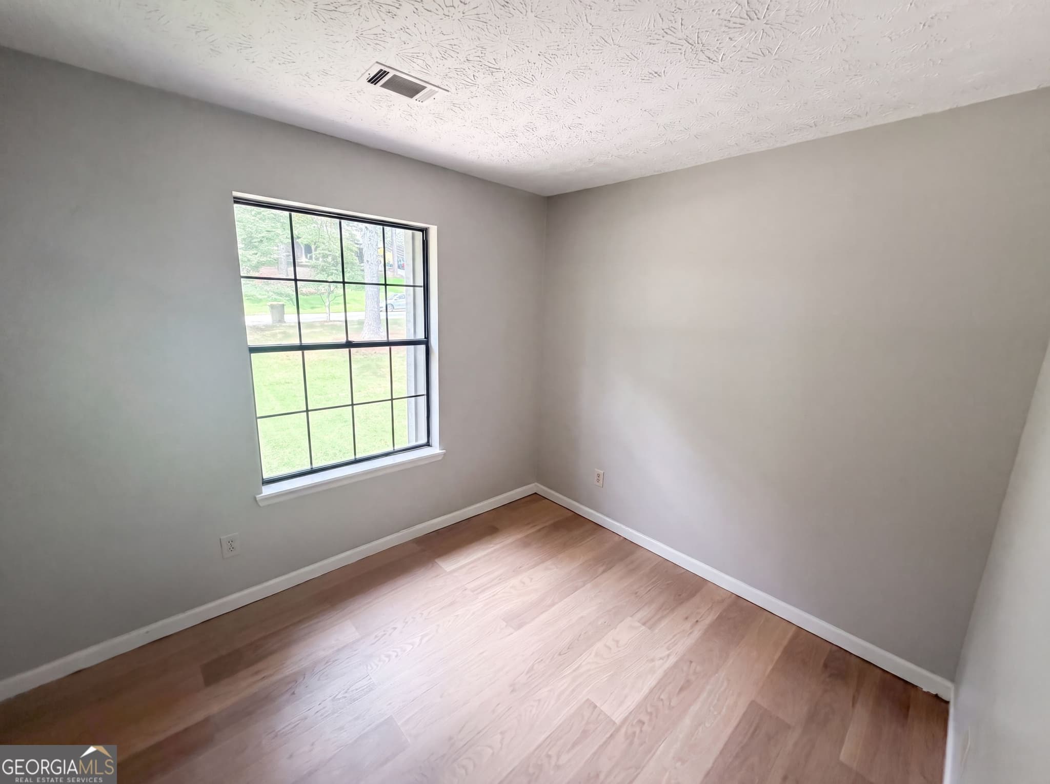 3 bedroom, 3 bathroom, 1,424 sq ft single family residence for sale at 165 Splitwood Lane, Fairburn, GA 30213 — photo 4