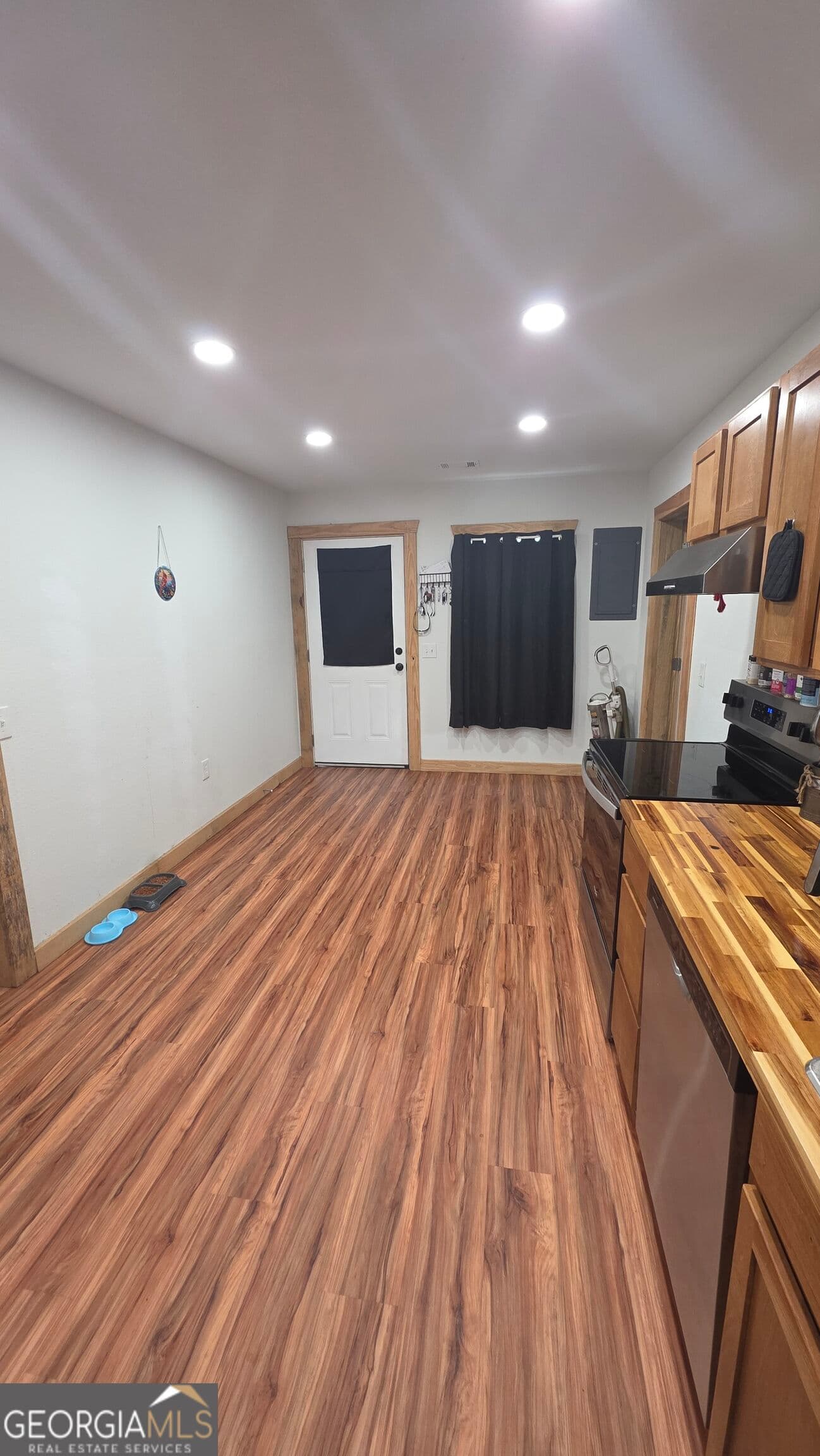 3 bedroom, 1 bathroom, 1,107 sq ft single family residence for sale at 2385 Ga Highway 117, Rentz, GA 31075 — photo 6