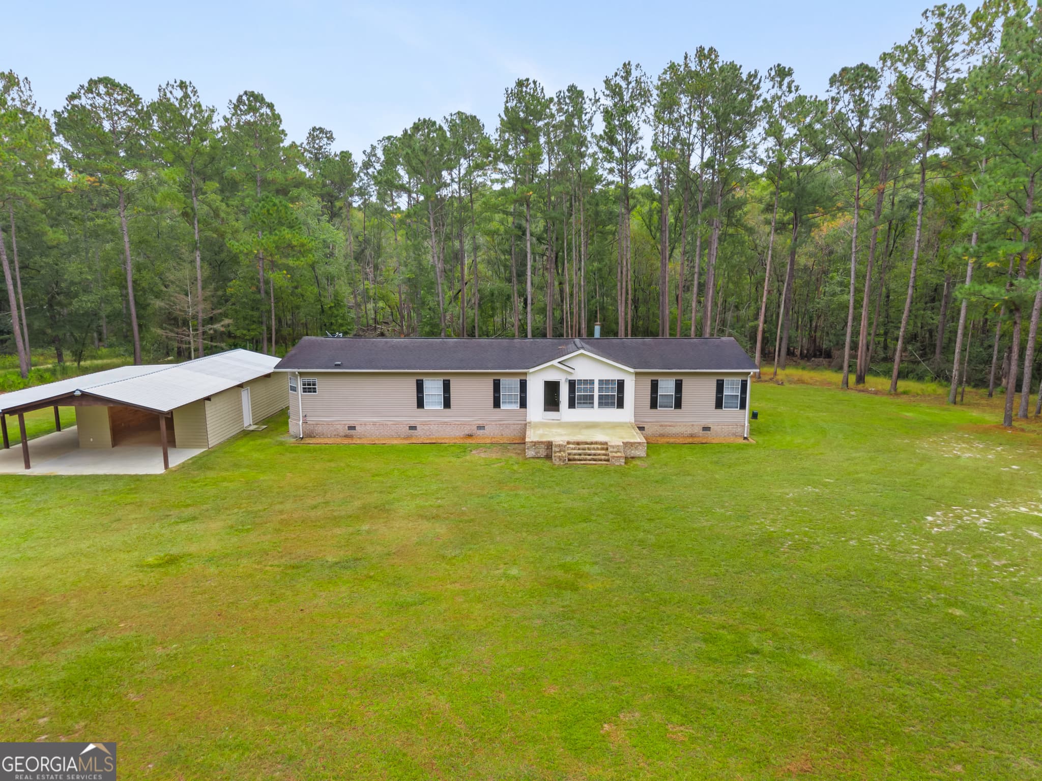 4 bedroom, 2 bathroom, 2,432 sq ft manufactured home,mobile home sold at 147 Creek Ridge Road, Claxton, GA 30417