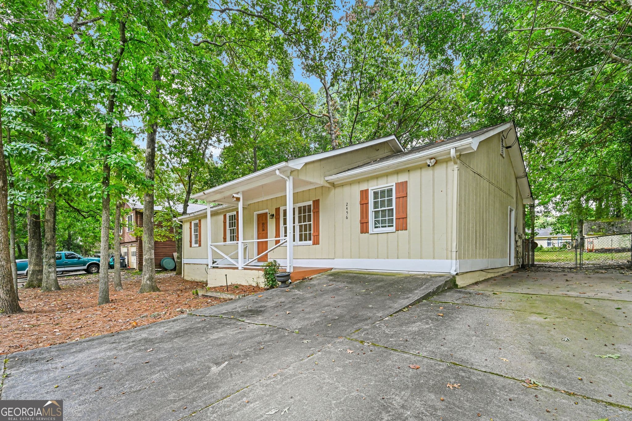 3 bedroom, 2 bathroom, 1,164 sq ft single family residence for sale at 2456 Verner Road, Lawrenceville, GA 30043 — photo 2