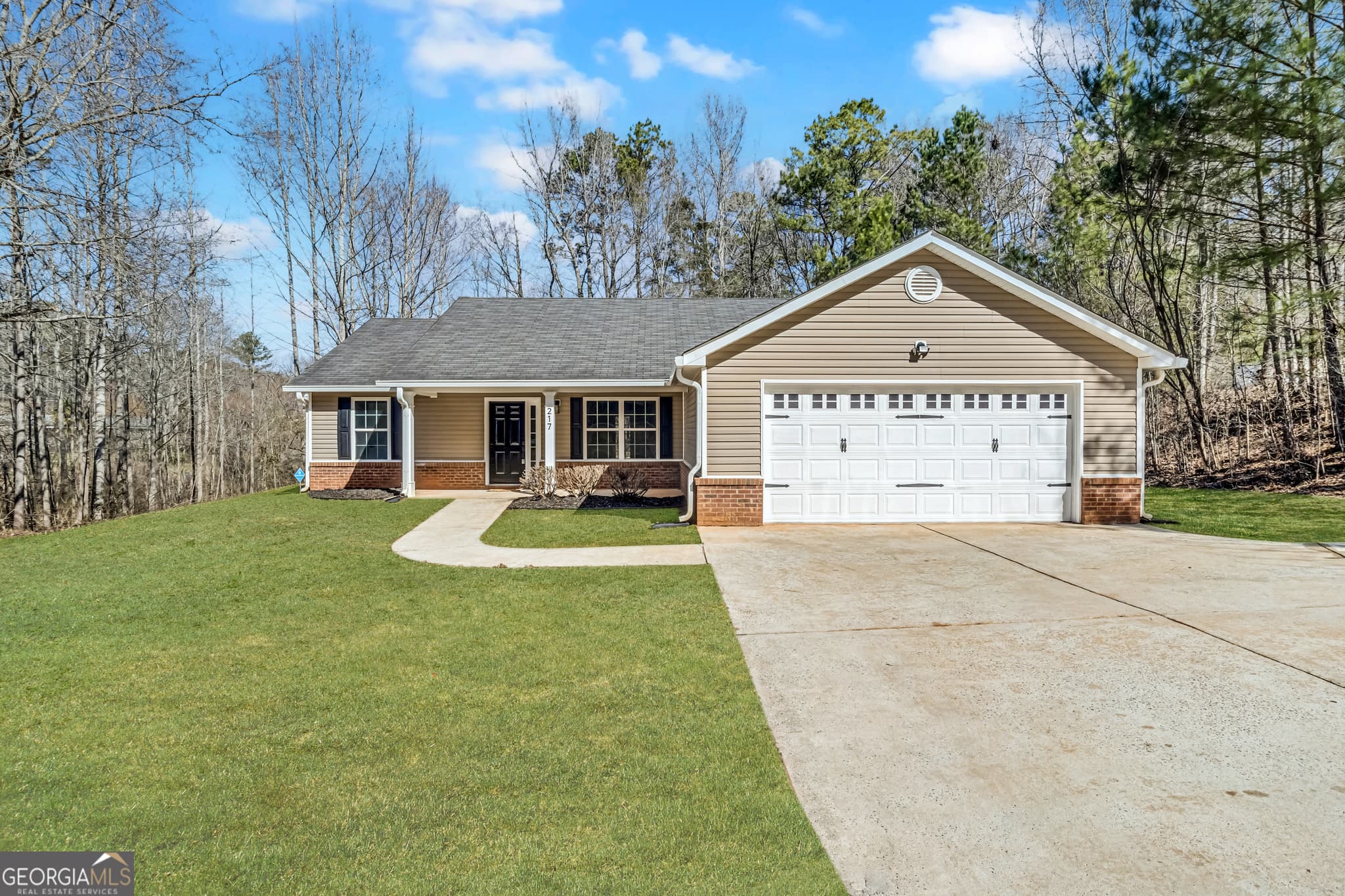 3 bedroom, 2 bathroom, 1,596 sq ft single family residence sold at 217 Lamb Road, Moreland, GA 30259