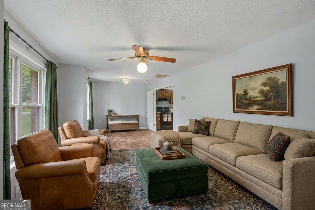 4 bedroom, 2 bathroom, 1,377 sq ft single family residence for sale at 2913 Vogue Drive, Douglasville, GA 30134 — photo 6