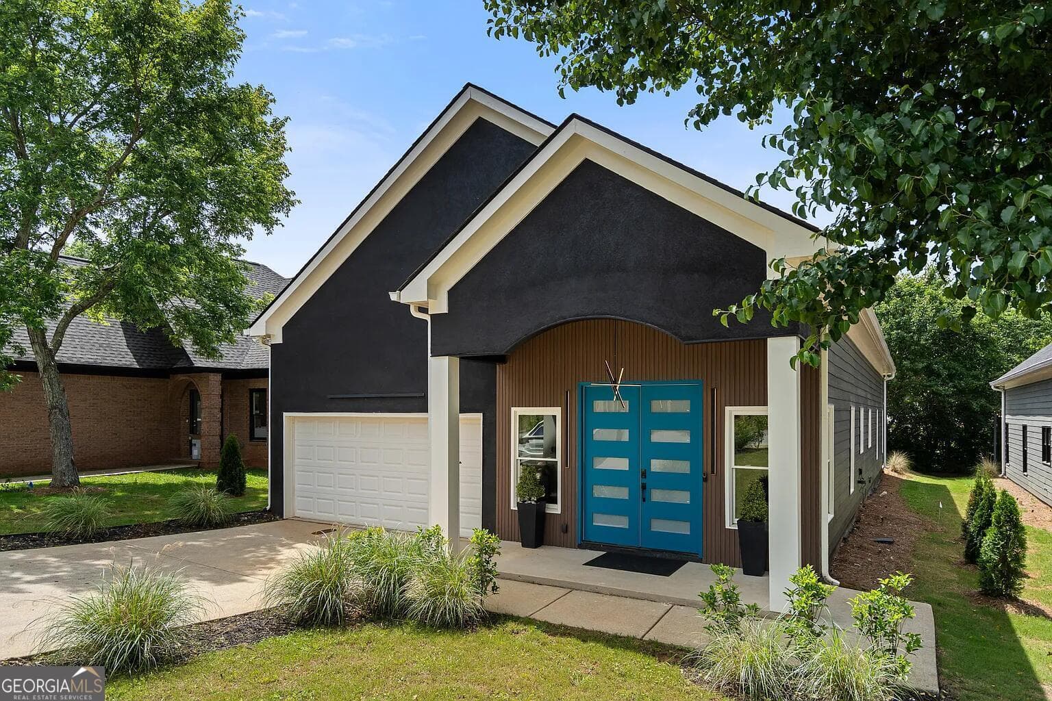 3 bedroom, 2.5 bathroom, 2,090 sq ft single family residence for sale at 1041 Walker Avenue, Atlanta, GA 30316 — photo 2