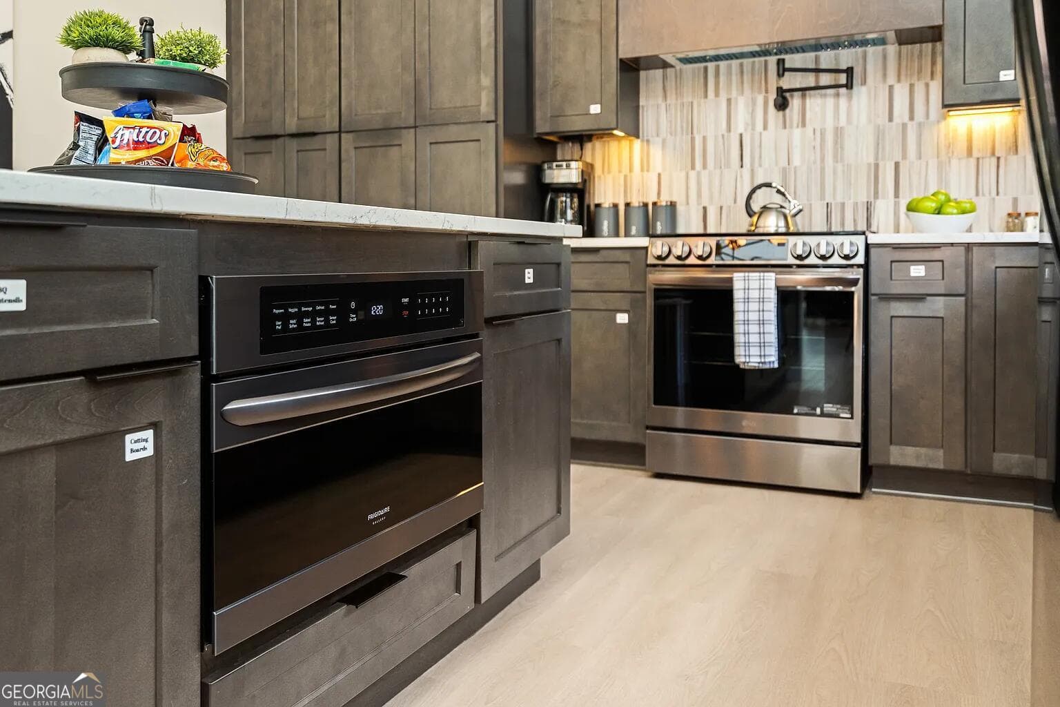 3 bedroom, 2.5 bathroom, 2,090 sq ft single family residence for sale at 1041 Walker Avenue, Atlanta, GA 30316 — photo 7