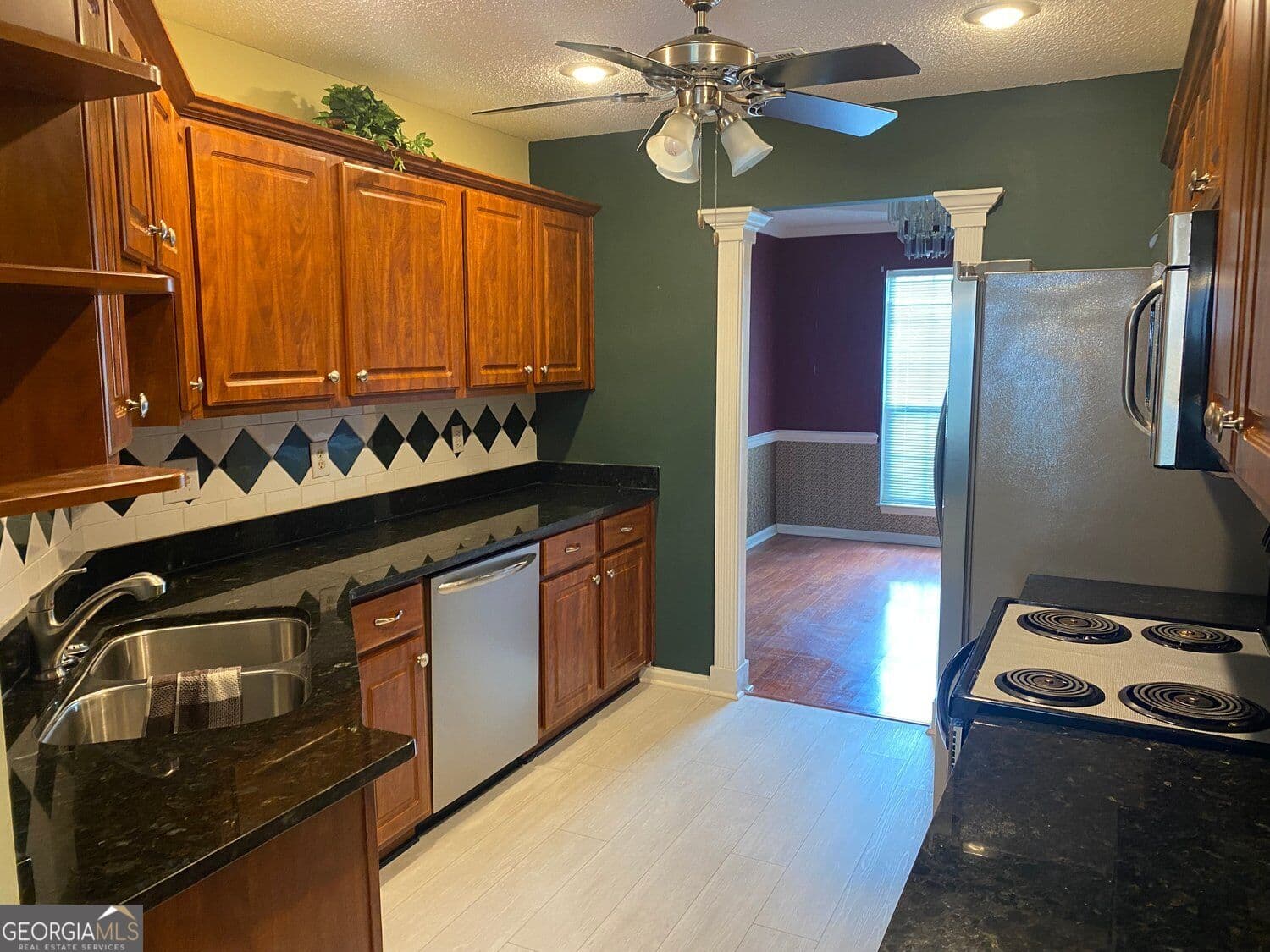 4 bedroom, 3 bathroom, 2,115 sq ft single family residence for sale at 108 Mallard Point, Kathleen, GA 31047 — photo 2