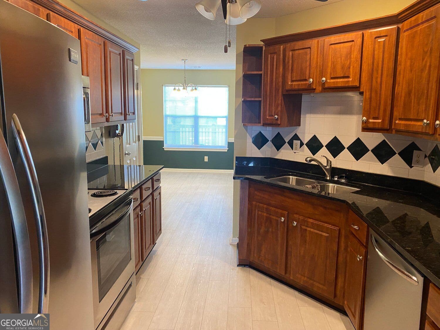 4 bedroom, 3 bathroom, 2,115 sq ft single family residence for sale at 108 Mallard Point, Kathleen, GA 31047 — photo 3