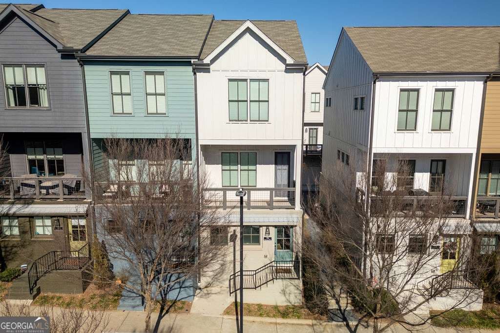 3 bedroom, 3 bathroom townhouse sold at 711 Needletail Way, Atlanta, GA 30312