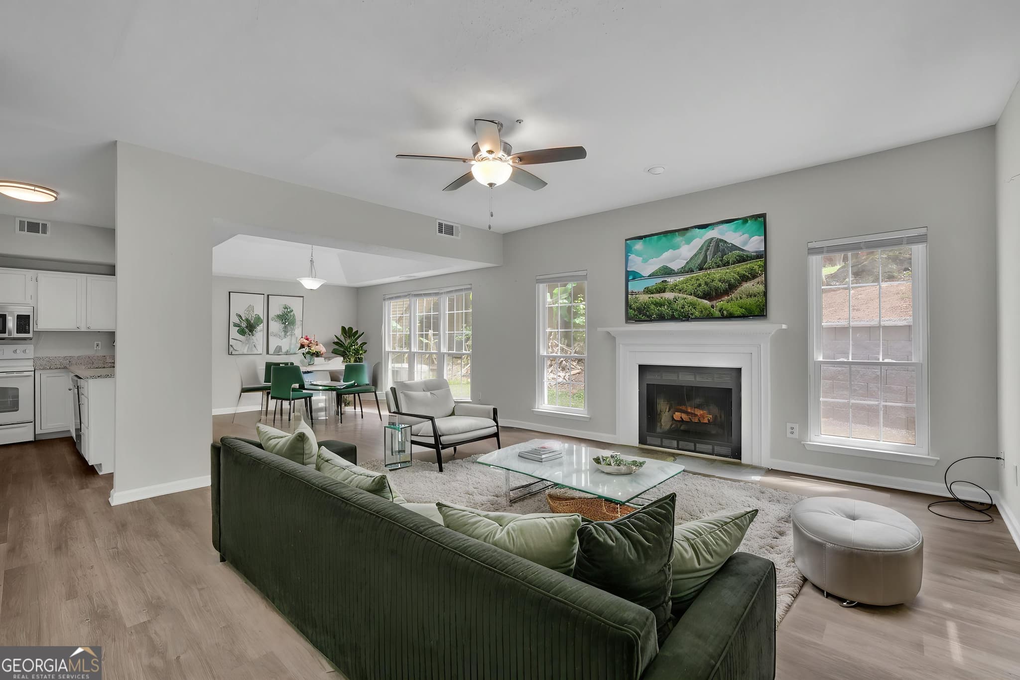 2 bedroom, 2 bathroom, 1,305 sq ft condominium for sale at 3067 Steeplechase, Alpharetta, GA 30004