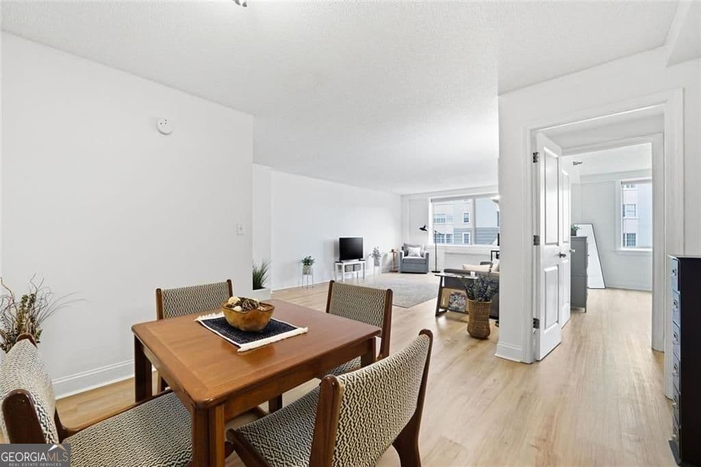 1 bedroom, 1 bathroom, 837 sq ft condominium for sale at 2479 Peachtree Road 303, Atlanta, GA 30305 — photo 1 of 38