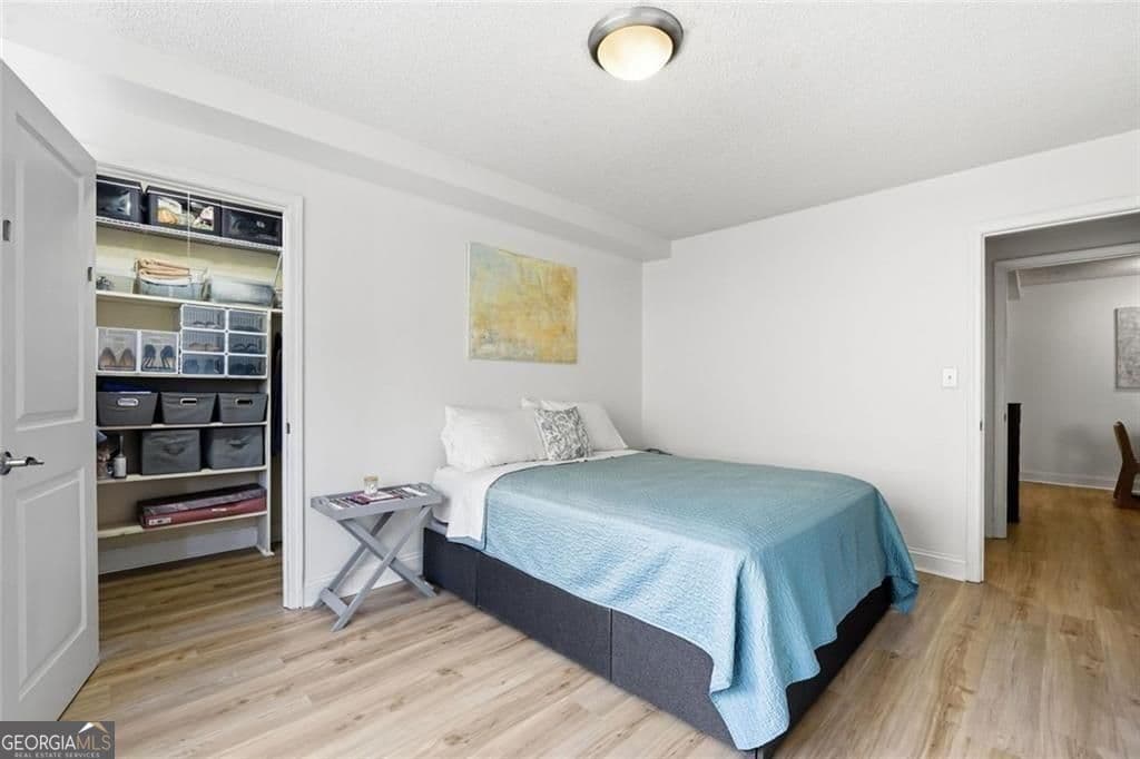 1 bedroom, 1 bathroom, 837 sq ft condominium for sale at 2479 Peachtree Road 303, Atlanta, GA 30305 — photo 5