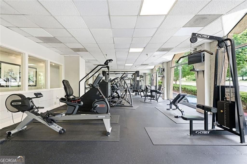 1 bedroom, 1 bathroom, 837 sq ft condominium for sale at 2479 Peachtree Road 303, Atlanta, GA 30305 — photo 10