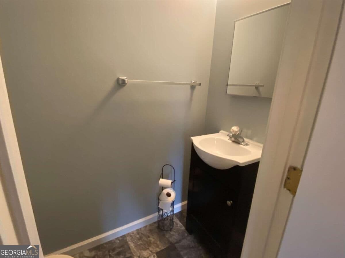 3 bedroom, 1.5 bathroom, 1,125 sq ft single family residence for rent at 387 N Richardson Street, Hartwell, GA 30643 for $1,300 a month — photo 10