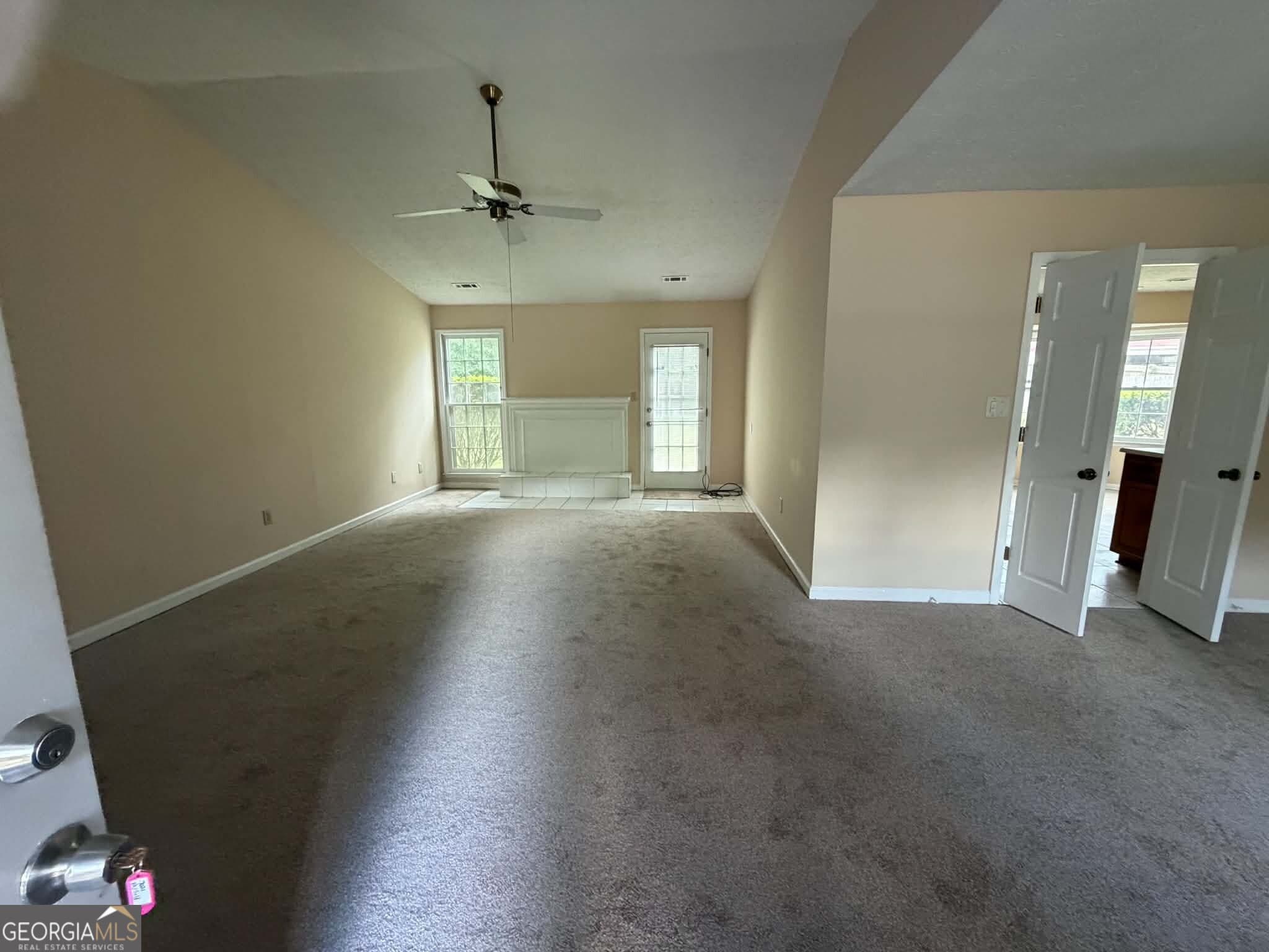 3 bedroom, 2 bathroom, 1,528 sq ft single family residence for rent at 7021 Whitfield Drive, Riverdale, GA 30296 for $1,800 a month — photo 4