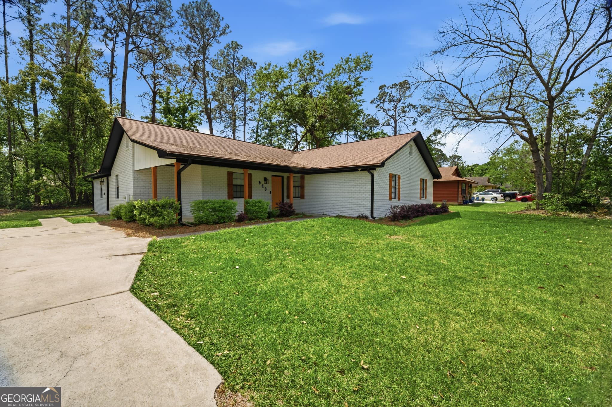 4 bedroom, 2 bathroom, 2,450 sq ft single family residence for sale at 943 Madison Avenue, Valdosta, GA 31602 — photo 2