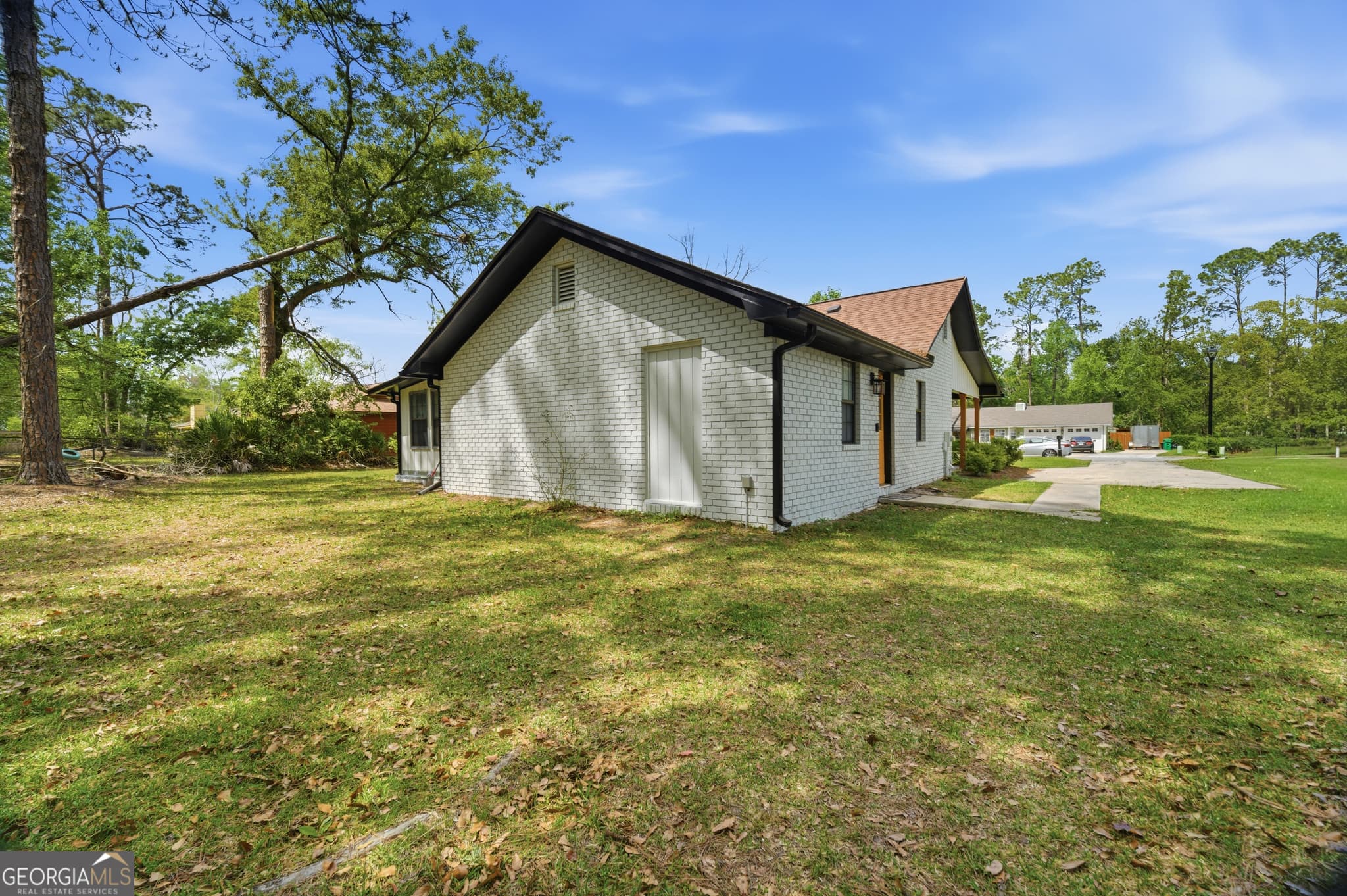 4 bedroom, 2 bathroom, 2,450 sq ft single family residence for sale at 943 Madison Avenue, Valdosta, GA 31602 — photo 3