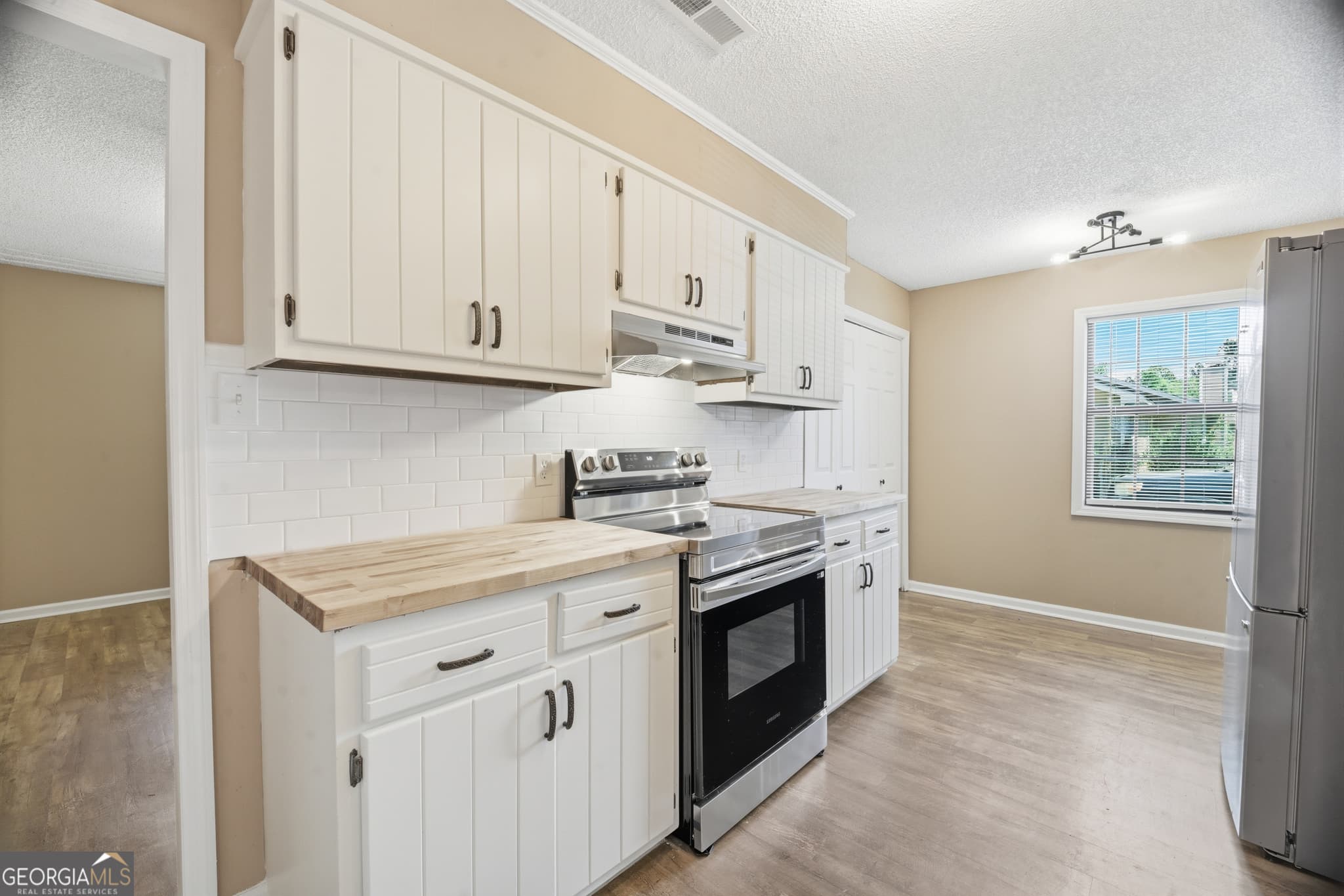 4 bedroom, 2 bathroom, 2,450 sq ft single family residence for sale at 943 Madison Avenue, Valdosta, GA 31602 — photo 8