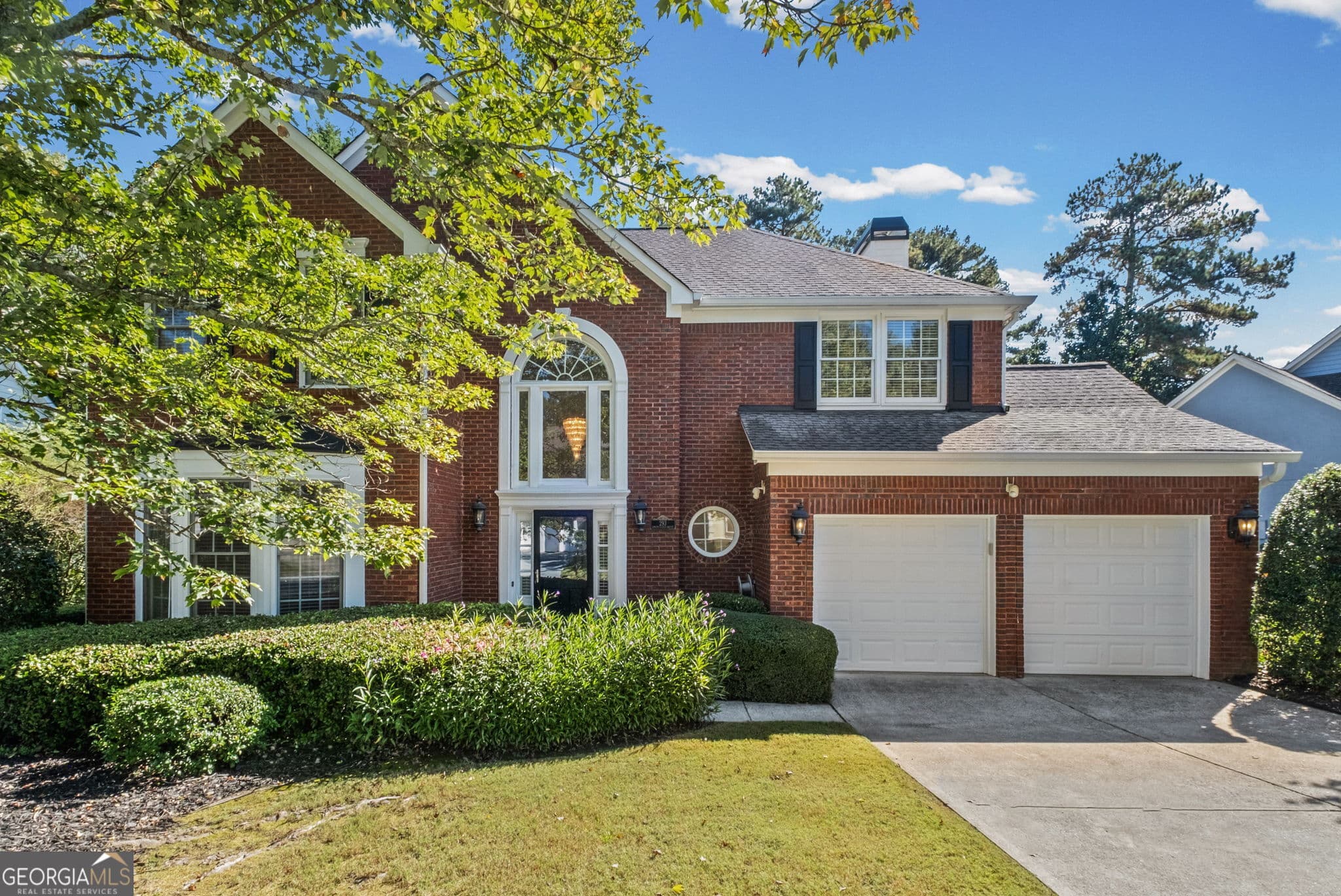 4 bedroom, 2.5 bathroom, 2,589 sq ft single family residence for sale at 293 Grand Manor Drive, Marietta, GA 30068 — photo 1 of 39