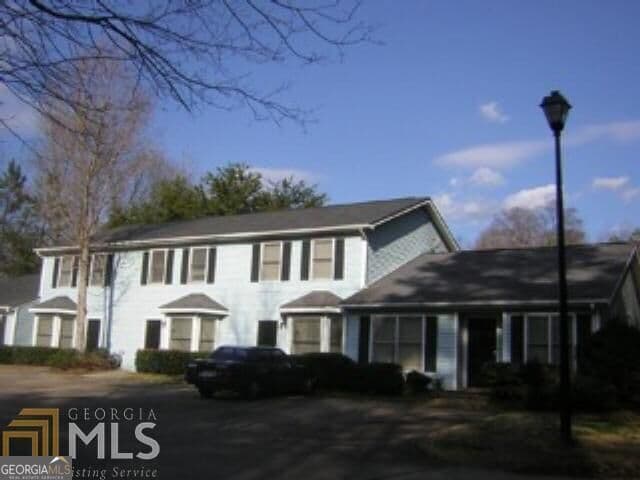 2 bedroom, 2.5 bathroom townhouse for rent at 1554 Oakpoint Drive B, Marietta, GA 30008 for $1,625 a month — photo 1 of 25