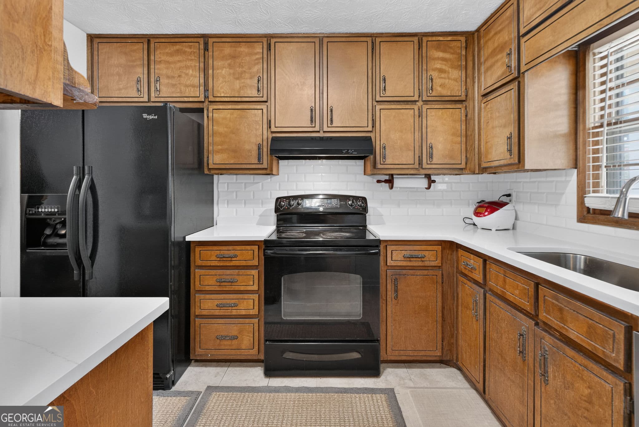 3 bedroom, 3 bathroom, 1,549 sq ft townhouse for sale at 320 Williamsburg Way, Fayetteville, GA 30214 — photo 8