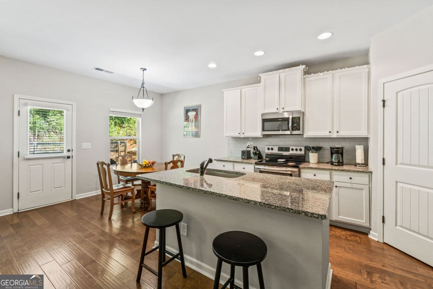 3 bedroom, 2 bathroom, 2,019 sq ft single family residence for sale at 331 Bryndemere Drive, Dawsonville, GA 30534 — photo 1 of 48