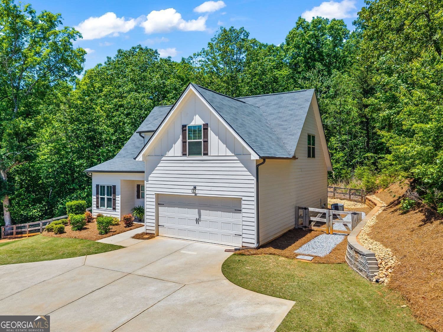 3 bedroom, 2 bathroom, 2,019 sq ft single family residence for sale at 331 Bryndemere Drive, Dawsonville, GA 30534 — photo 8