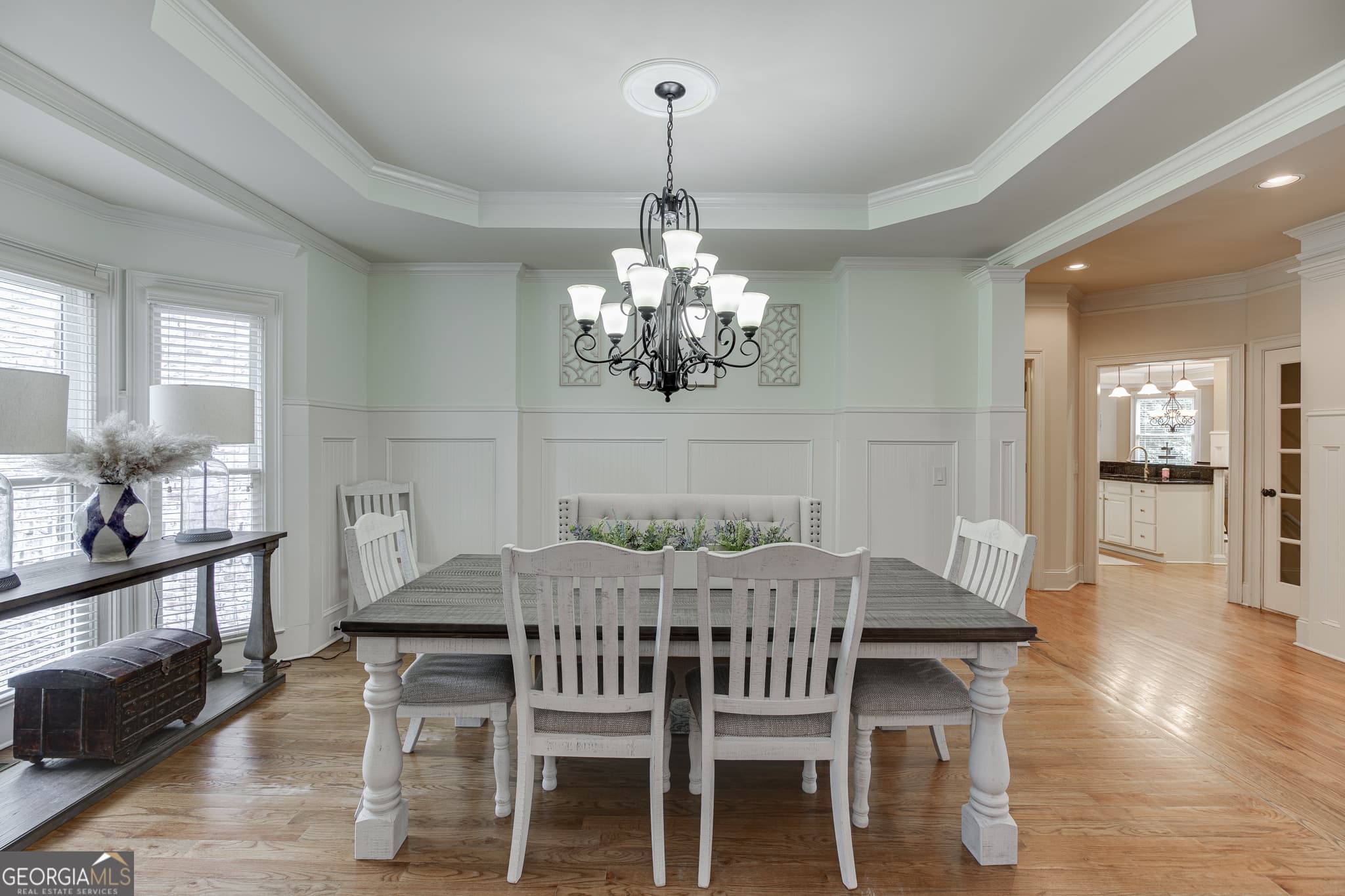 6 bedroom, 5.5 bathroom, 6,046 sq ft single family residence for sale at 1373 Mountain Lake Drive, Auburn, GA 30011 — photo 7