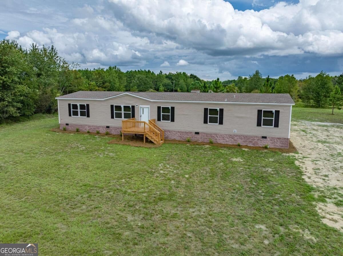 5 bedroom, 2 bathroom, 2,001 sq ft manufactured home,single family residence for sale at 201 Meadow Hill Lane, Ocilla, GA 31774 — photo 3