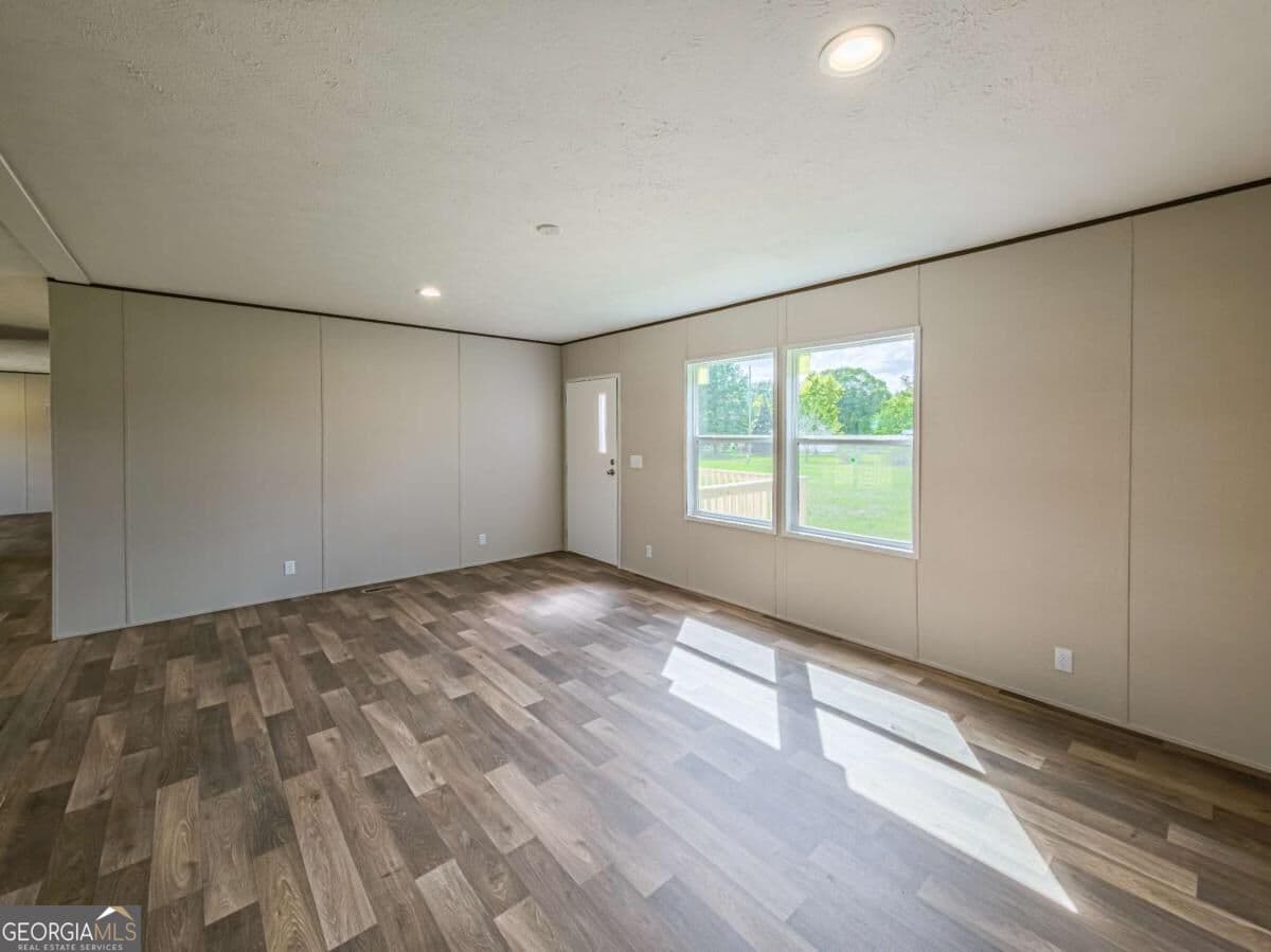 5 bedroom, 2 bathroom, 2,001 sq ft manufactured home,single family residence for sale at 201 Meadow Hill Lane, Ocilla, GA 31774 — photo 9