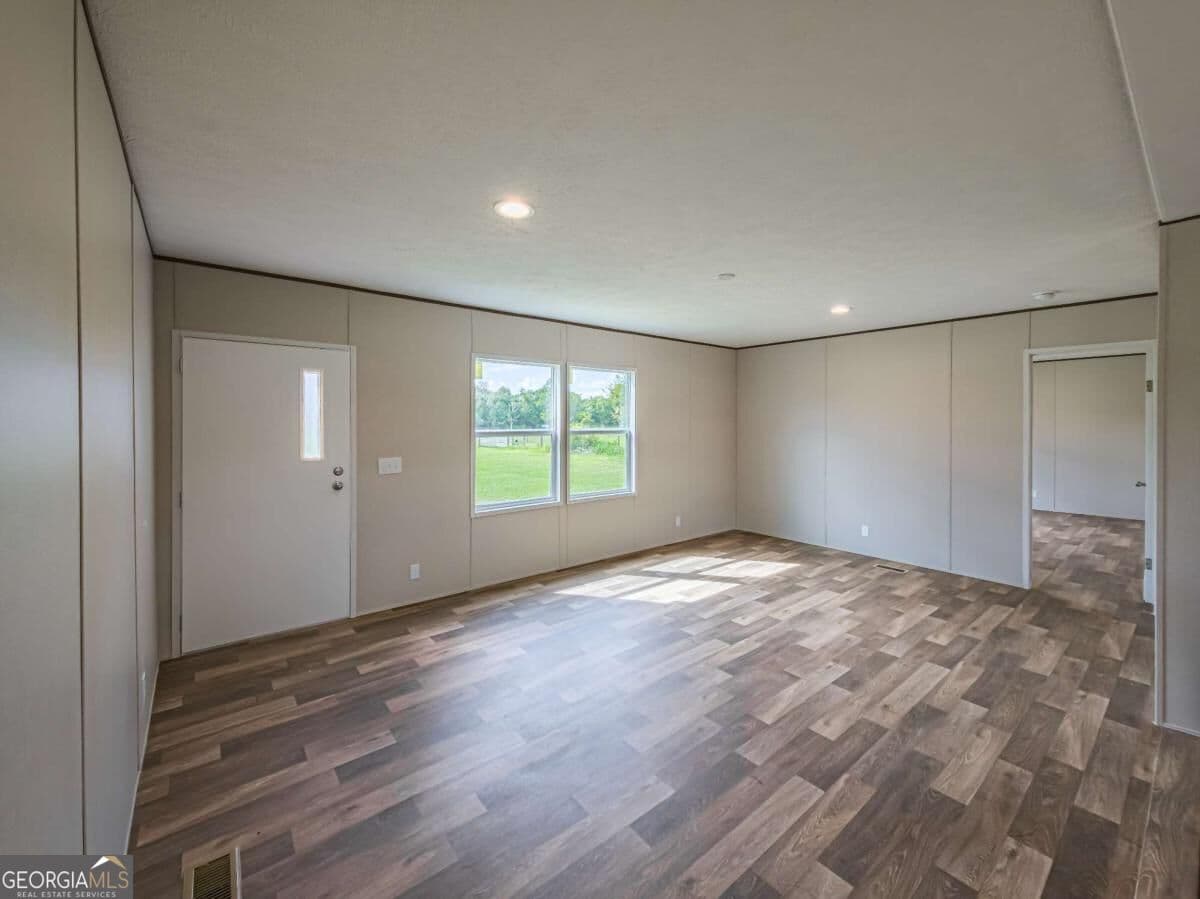 5 bedroom, 2 bathroom, 2,001 sq ft manufactured home,single family residence for sale at 201 Meadow Hill Lane, Ocilla, GA 31774 — photo 10