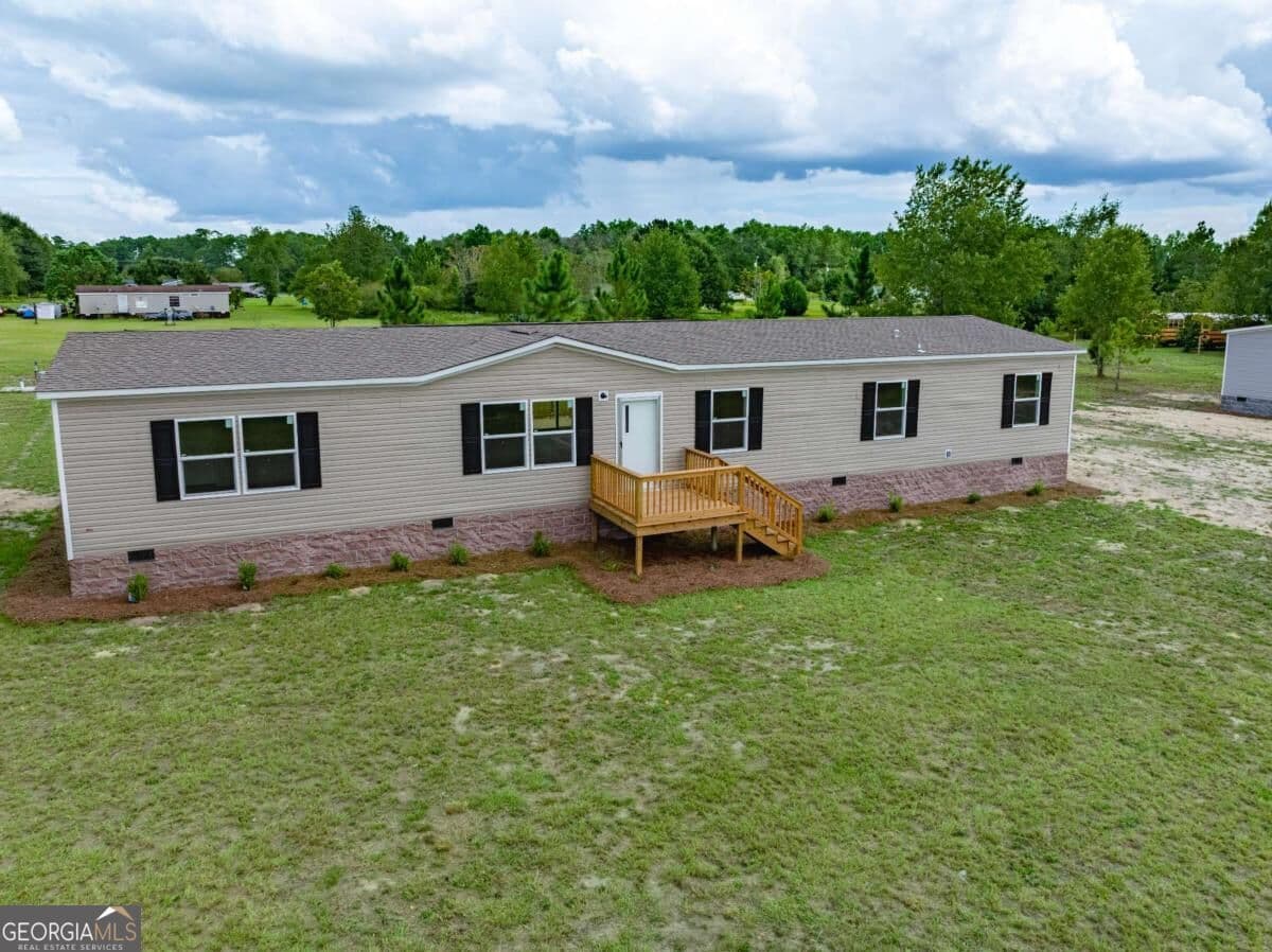5 bedroom, 2 bathroom, 2,001 sq ft manufactured home,single family residence for sale at 201 Meadow Hill Lane, Ocilla, GA 31774 — photo 4