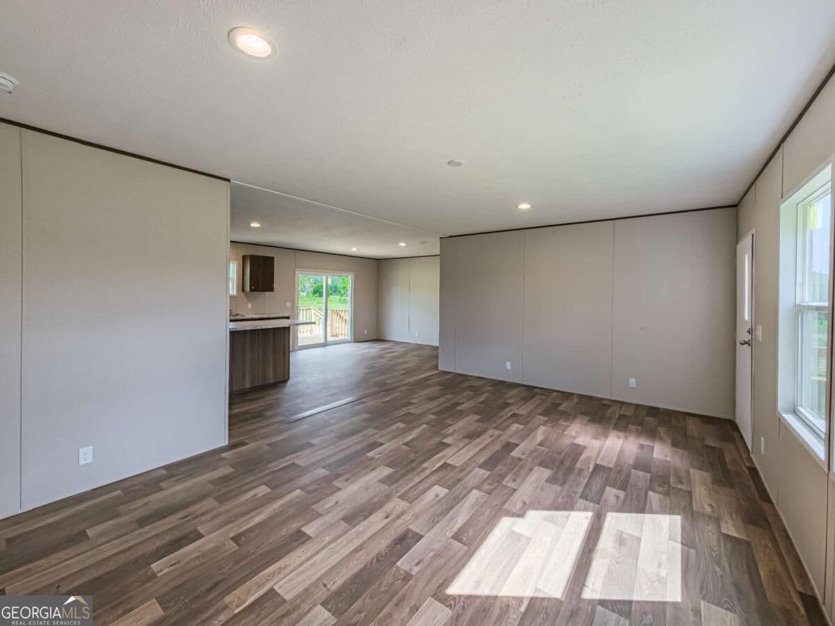 5 bedroom, 2 bathroom, 2,001 sq ft manufactured home,single family residence for sale at 201 Meadow Hill Lane, Ocilla, GA 31774 — photo 8