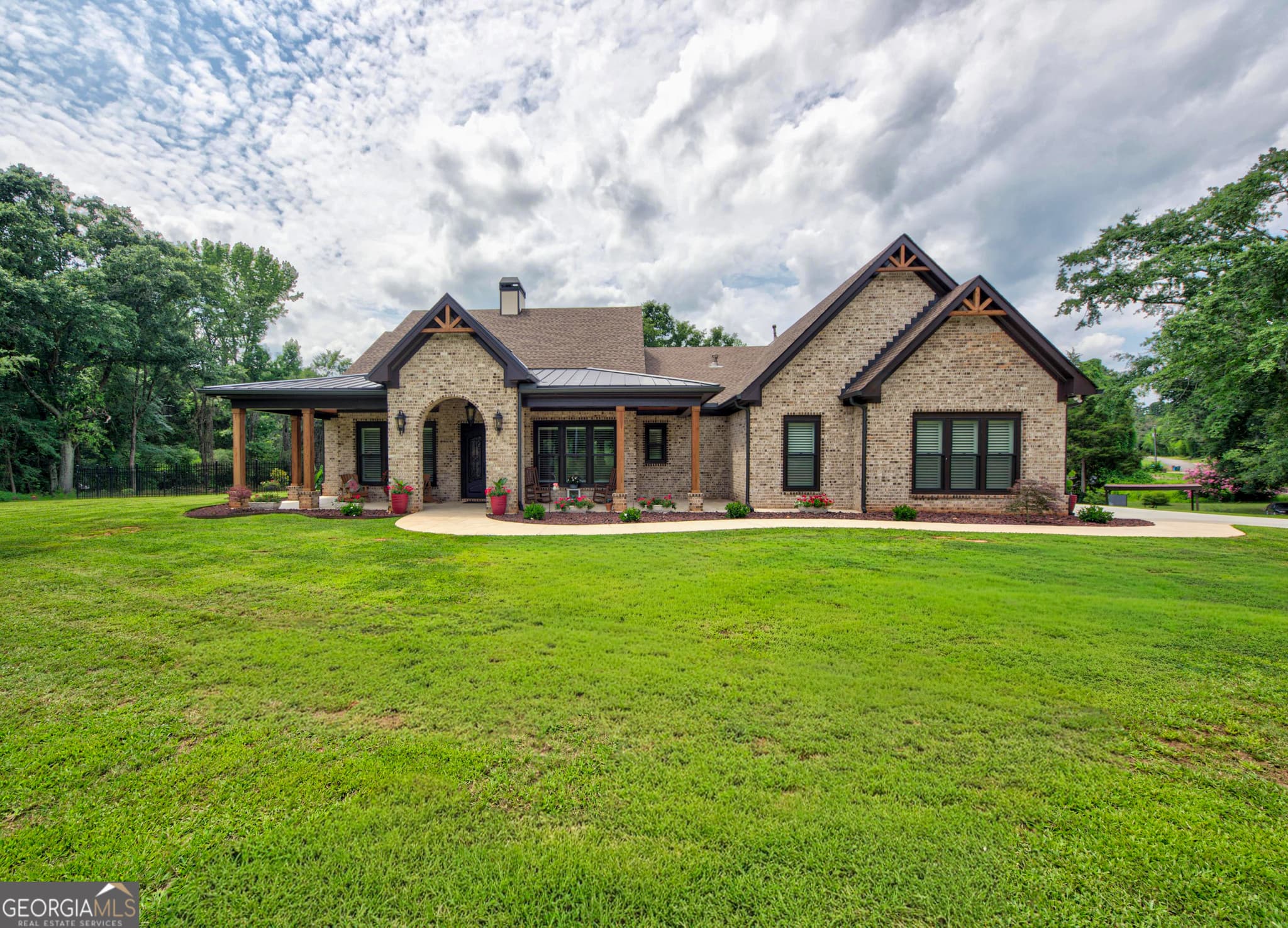 4 bedroom, 4.5 bathroom, 2,871 sq ft single family residence for sale at 233 Hunter Road, Jefferson, GA 30549 — photo 1 of 60