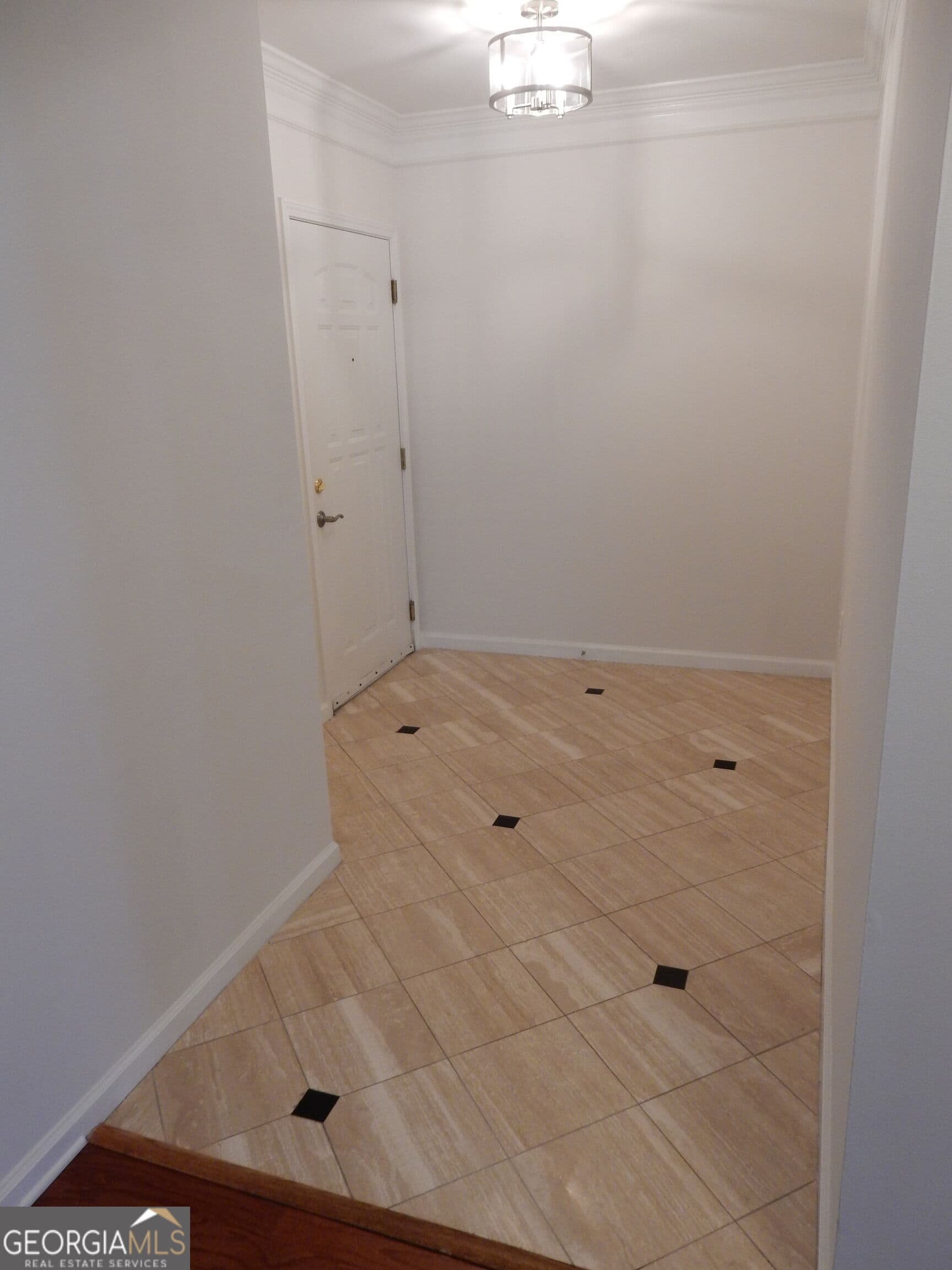 2 bedroom, 2 bathroom, 1,424 sq ft condominium for sale at 3334 Peachtree Road 1203, Atlanta, GA 30326 — photo 3