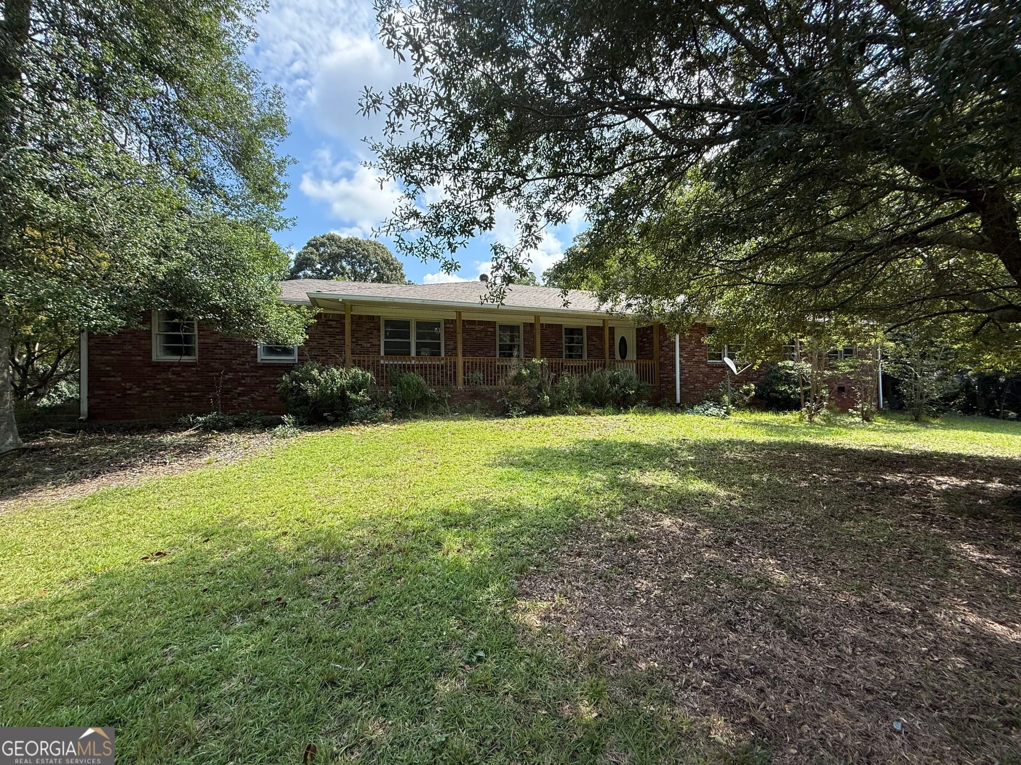 3 bedroom, 2 bathroom, 2,602 sq ft single family residence for sale at 4157 E Chapel Hill Road, Douglasville, GA 30135 — photo 1 of 9