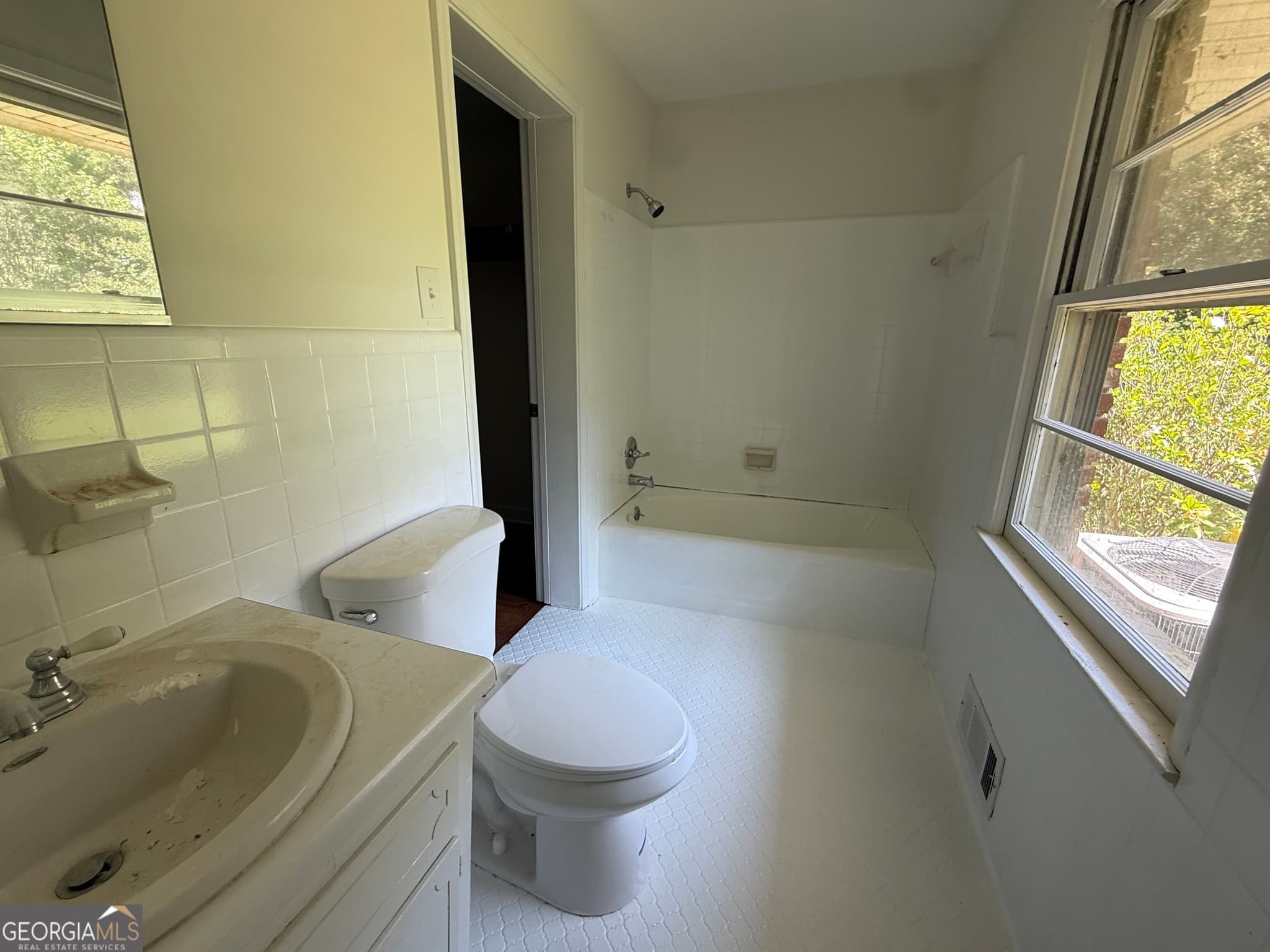 3 bedroom, 2 bathroom, 2,602 sq ft single family residence for sale at 4157 E Chapel Hill Road, Douglasville, GA 30135 — photo 8