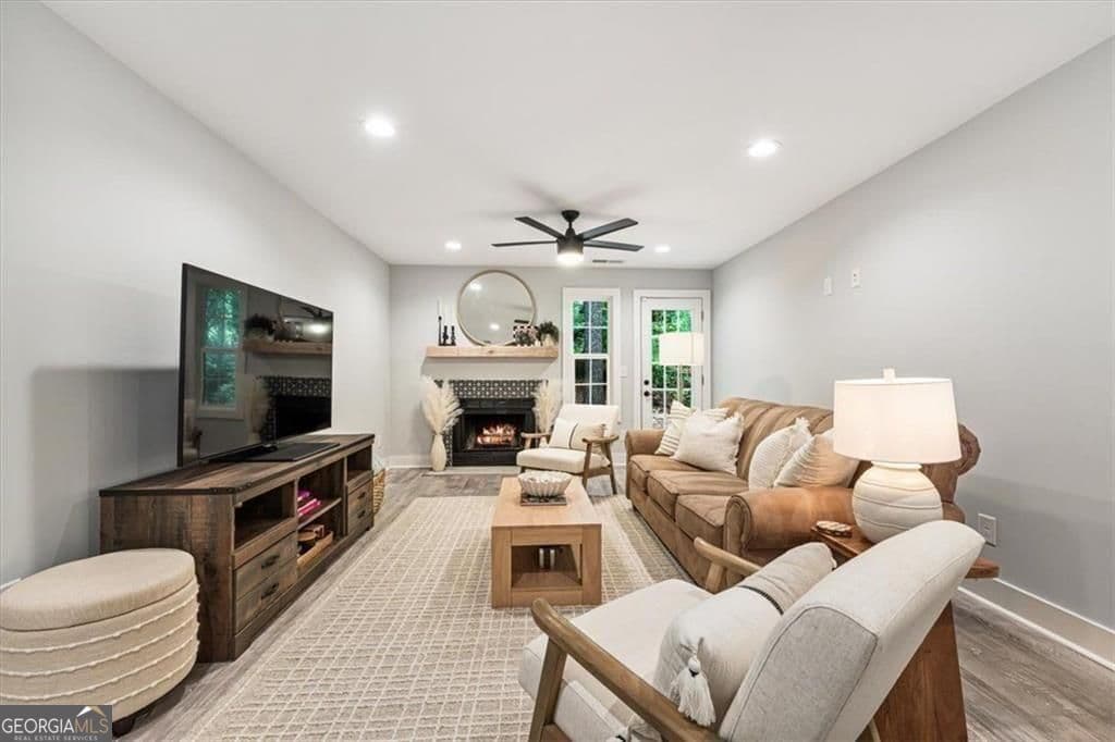 2 bedroom, 1 bathroom, 900 sq ft condominium for sale at 302 Teal Court 302, Roswell, GA 30076 — photo 9