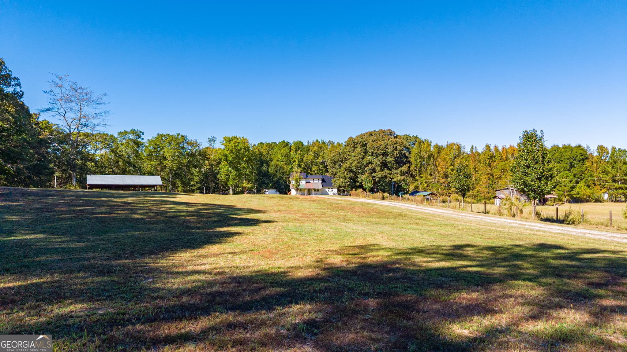 5 bedroom, 3 bathroom, 2,416 sq ft single family residence for sale at 117 Mitchell Farm Road, Colbert, GA 30628 — photo 2