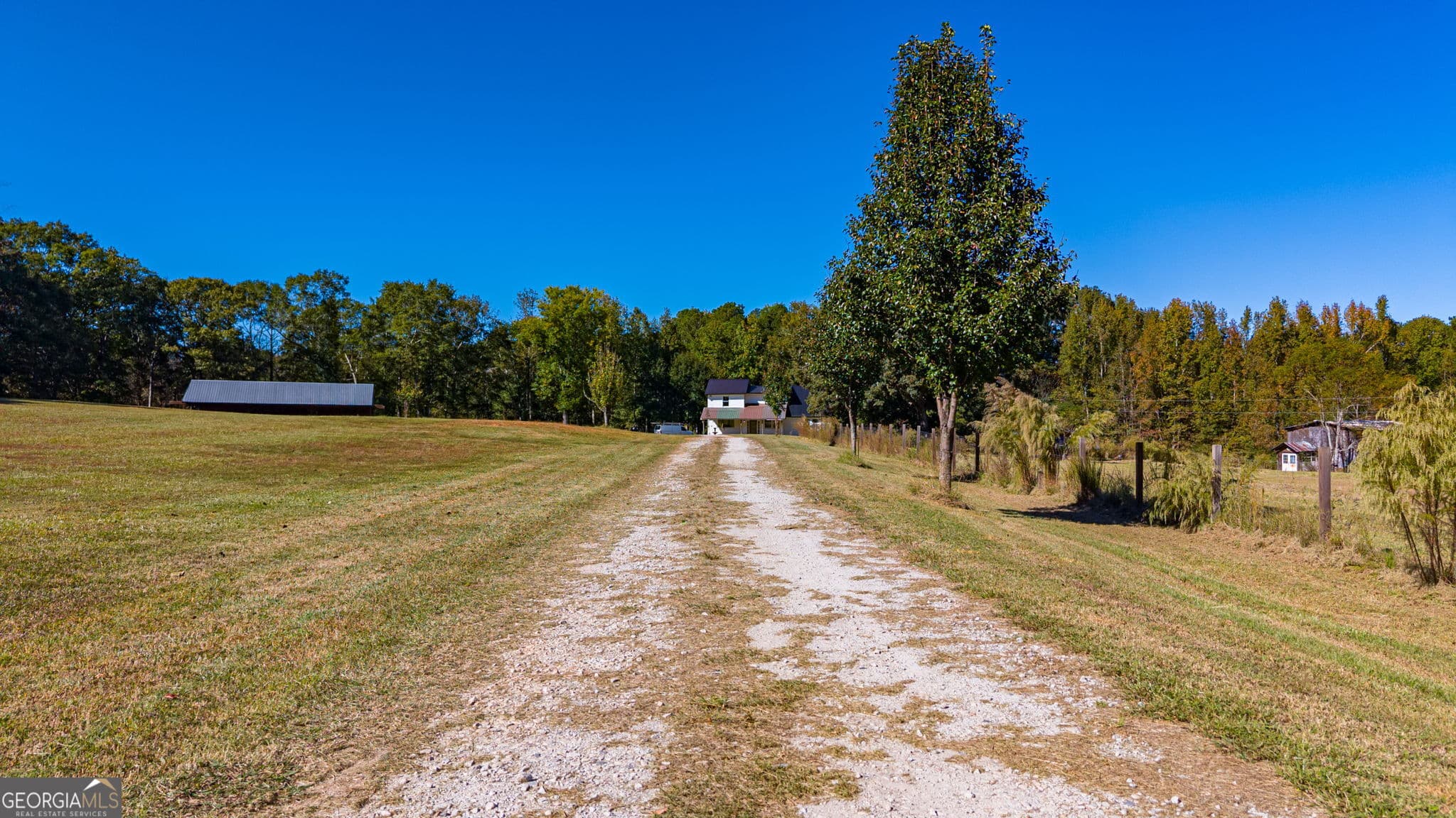 5 bedroom, 3 bathroom, 2,416 sq ft single family residence for sale at 117 Mitchell Farm Road, Colbert, GA 30628 — photo 3